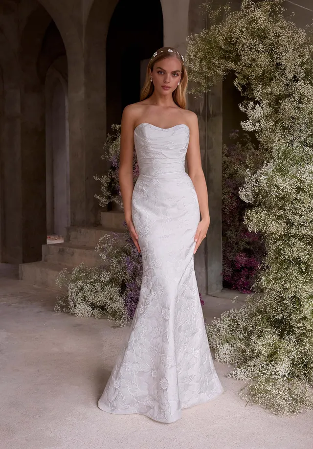 morilee-victoria-meerjungfrau-brautkleid-aus-brokat-mit-berrock image 1