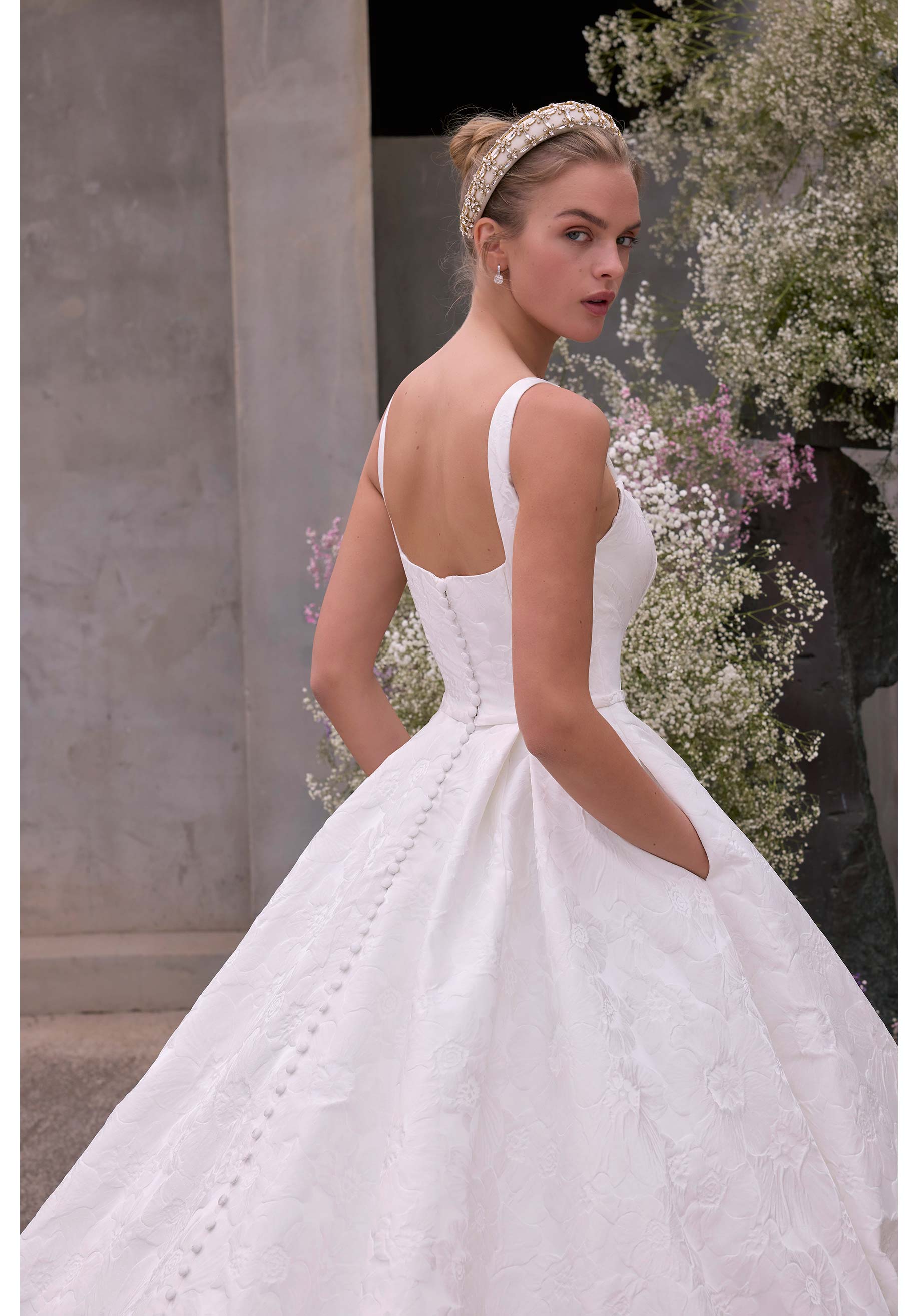 morilee-dalia-brautkleid-brokat-ballkleid-mit-square-neck-und-schleife image 4