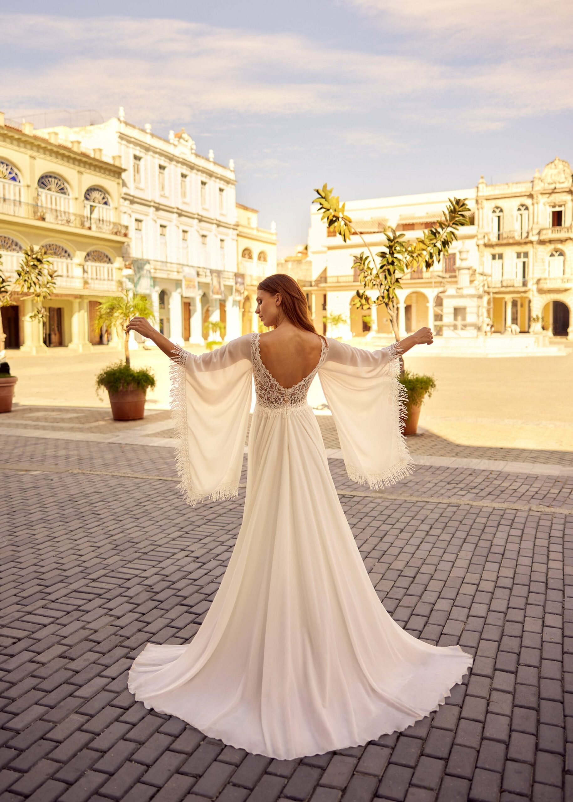 gbs-herve-paris-bridal-leo-a-brautkleid-libre-collection image 2