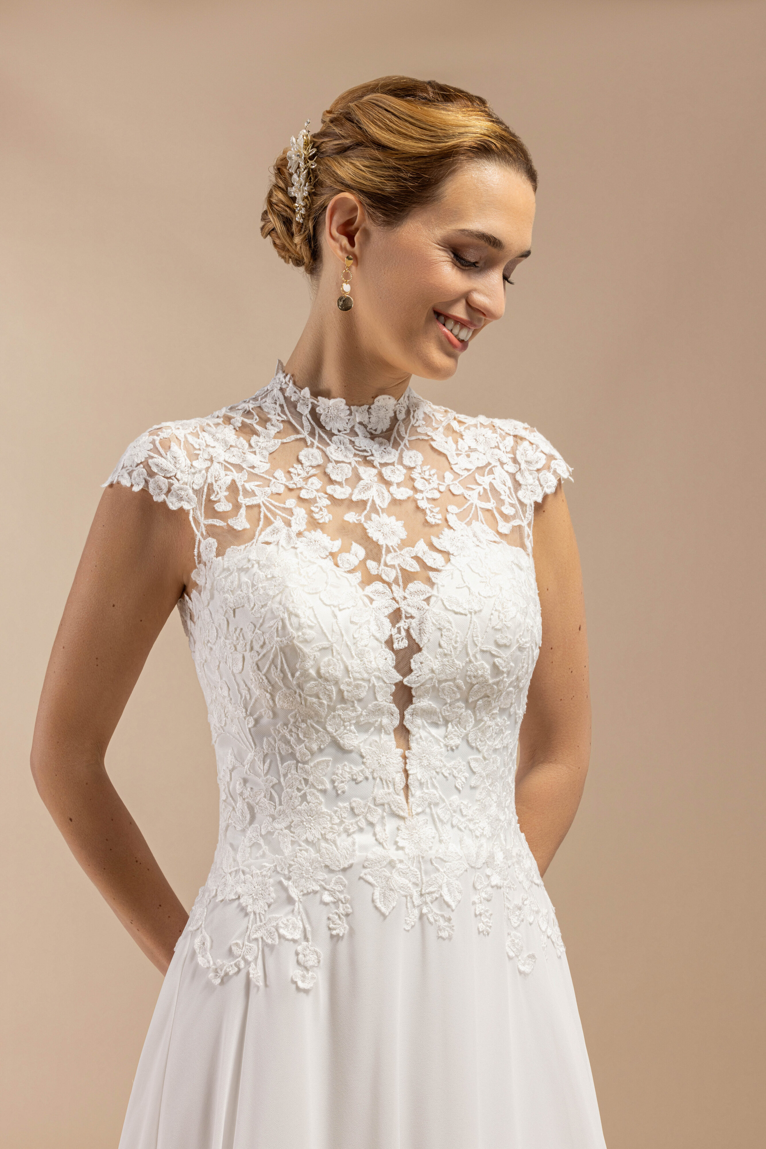 eglantine-b-n-dicte-brautkleid image 2