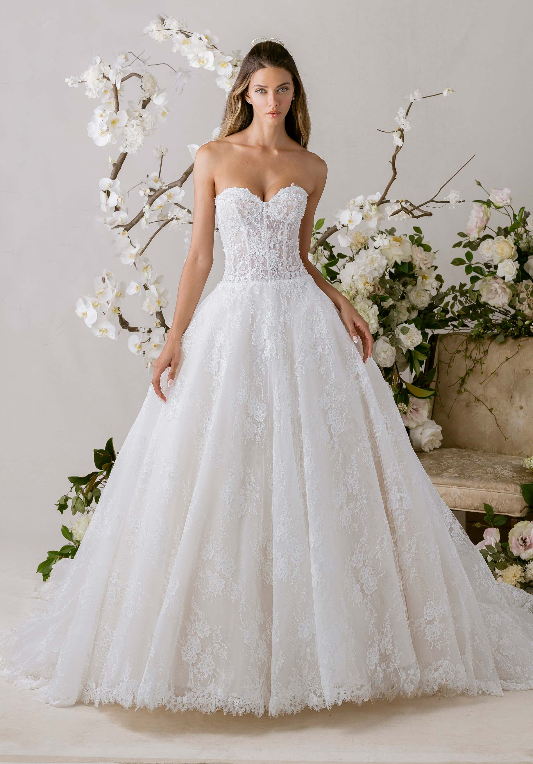 morilee-nikiya-chantilly-spitze-ballkleid-brautkleid image 3