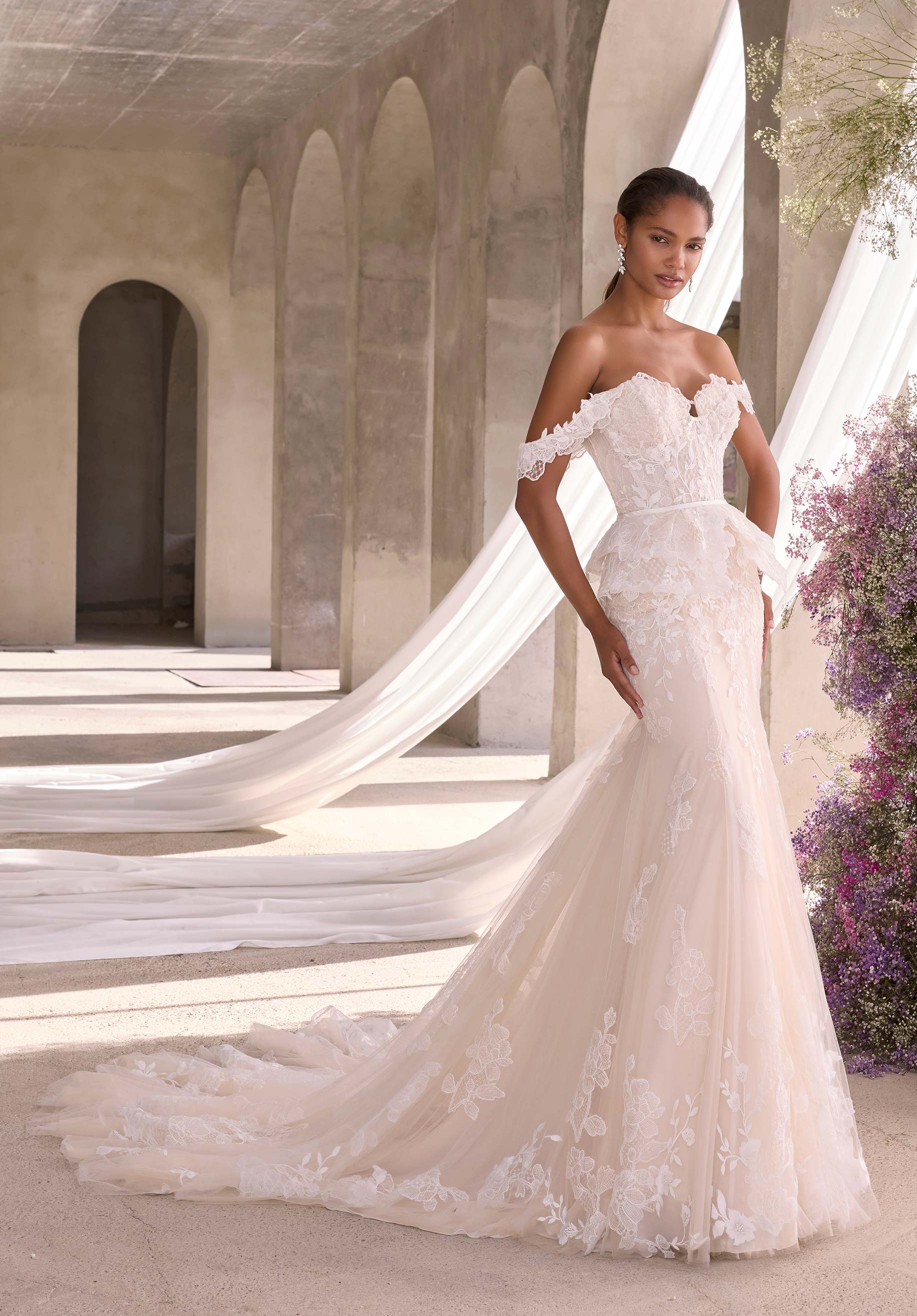 morilee-daphina-brautkleid-a-linie-mit-petal-oberteil-und-schleppe image 1