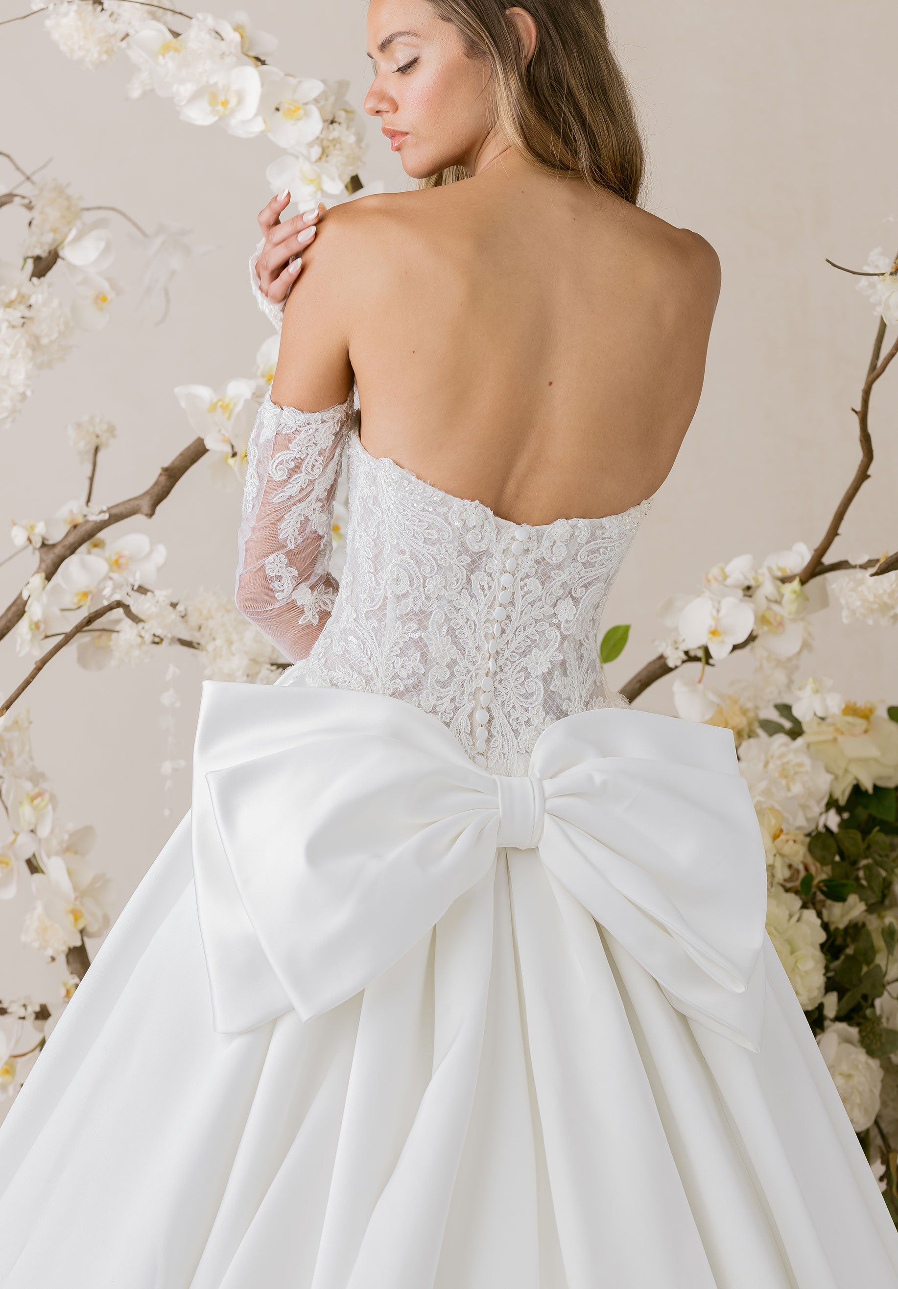 morilee-lise-brautkleid-ballkleid-satin-mit-perlen-spitze-und-basque image 5