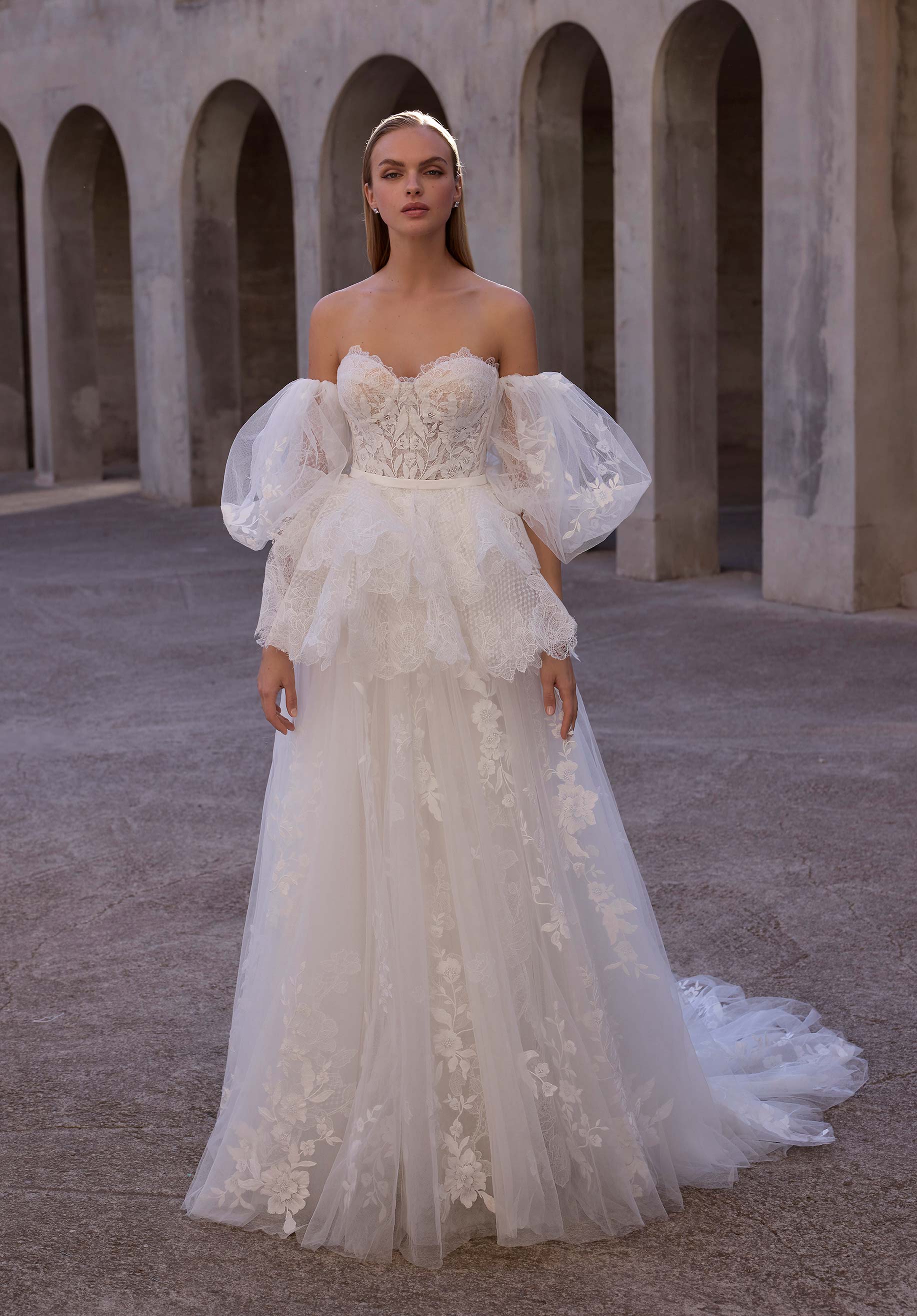 morilee-cordia-brautkleid-a-linie-strapless-mit-peplum-und-puff-rmel image 1