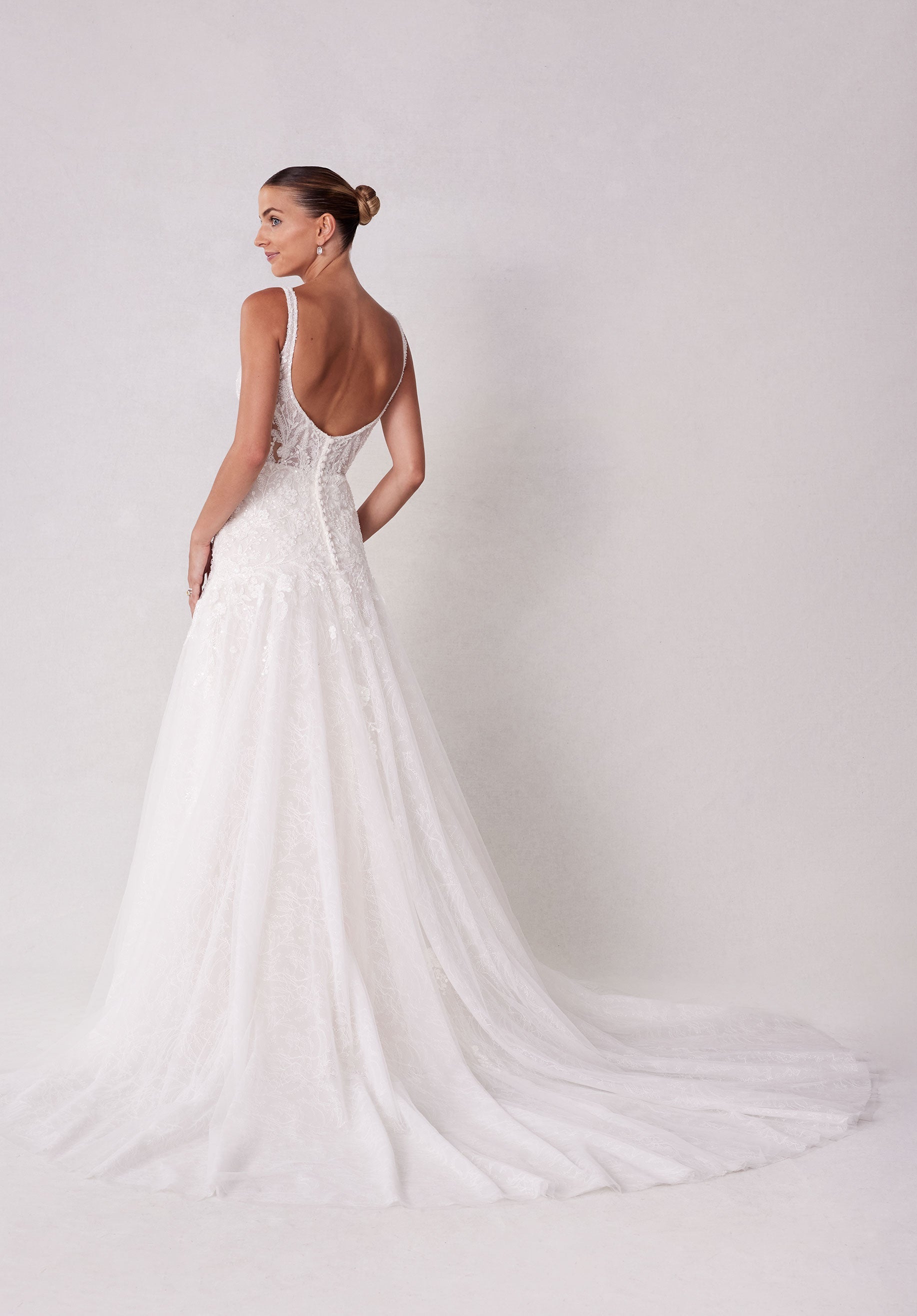 morilee-sutton-brautkleid-boho-a-linie-mit-botanik-spitze image 8