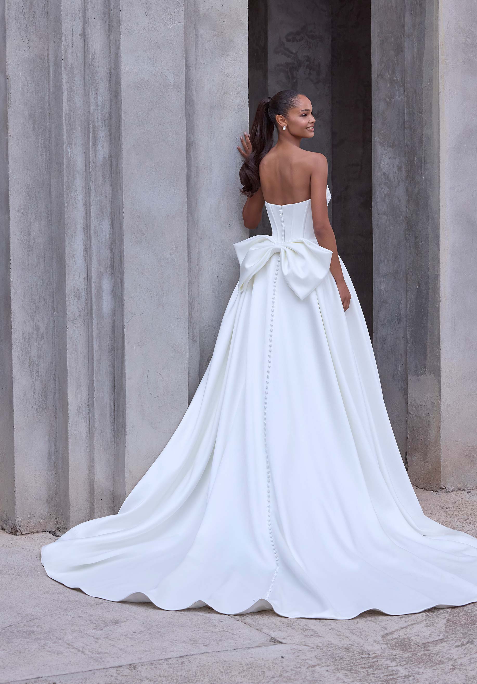morilee-athene-brautkleid-tr-gerloser-satin-ballkleid image 4