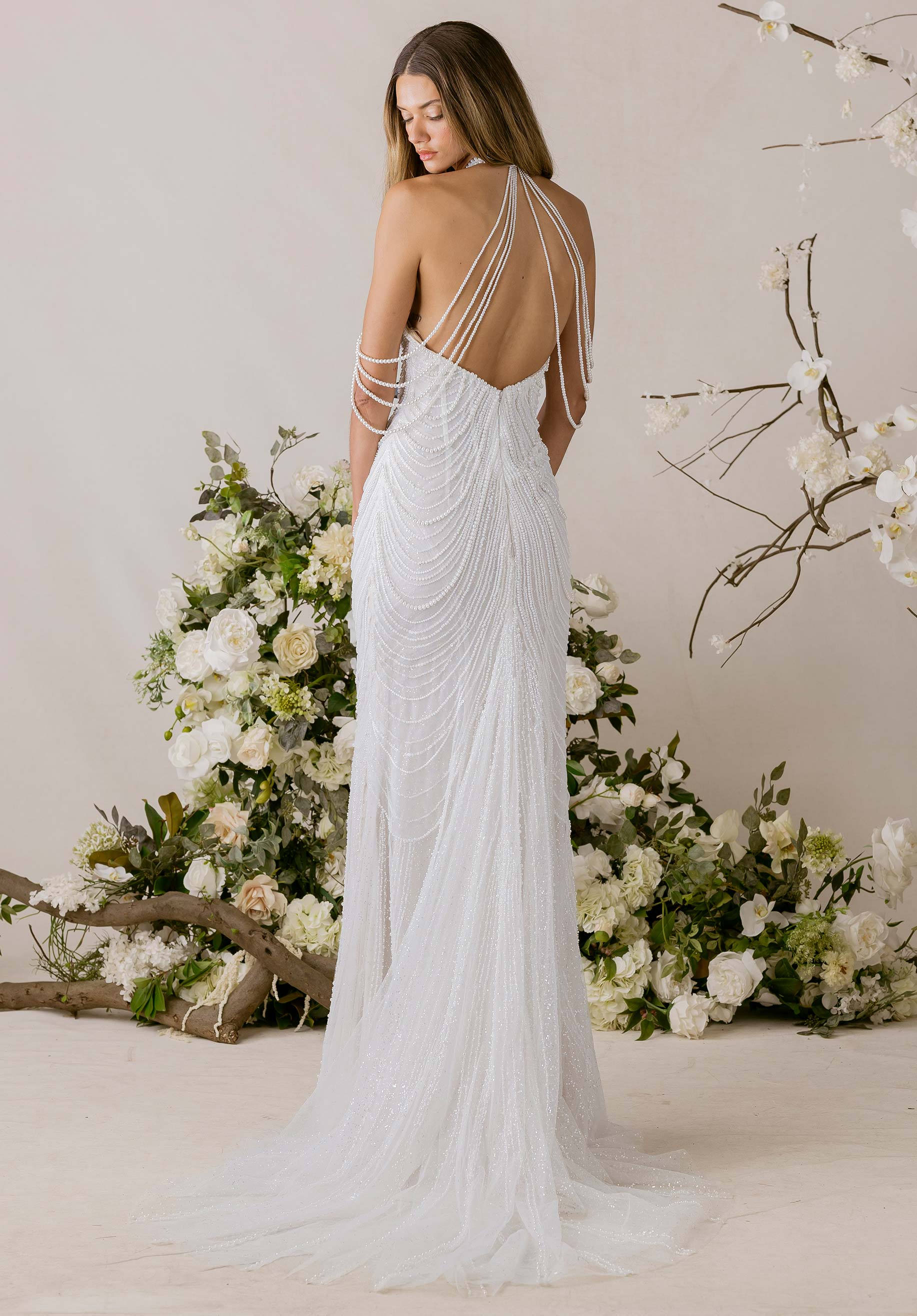 morilee-adagio-etuikleid-brautkleid-mit-perlen image 3