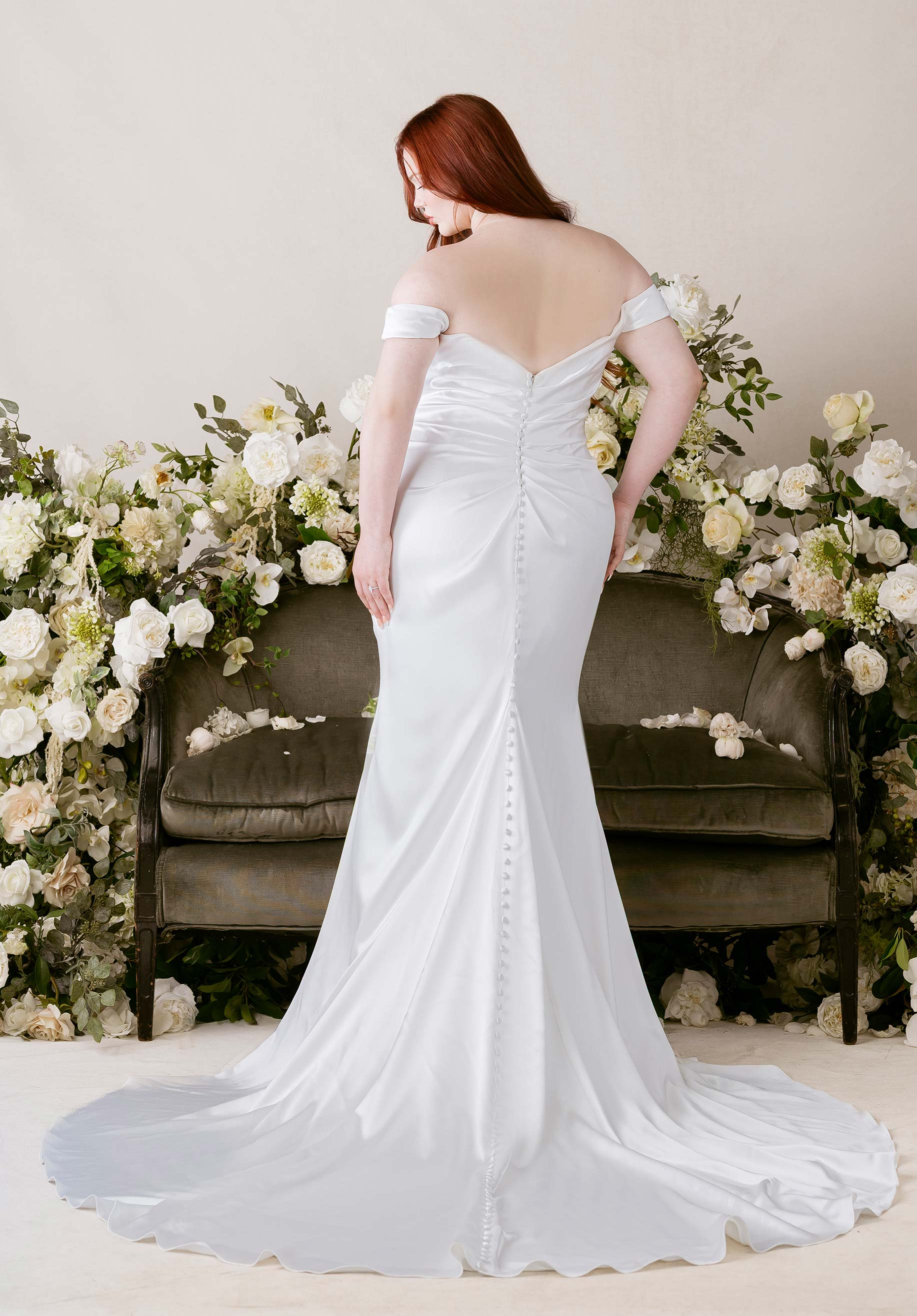morilee-julietta-canna-brautkleid-off-shoulder-mit-schlitz image 5