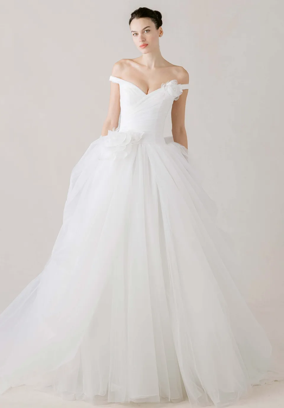 morilee-lucienne-brautkleid-ballkleid-off-shoulder-pick-up-rock-mit-schleppe image 1