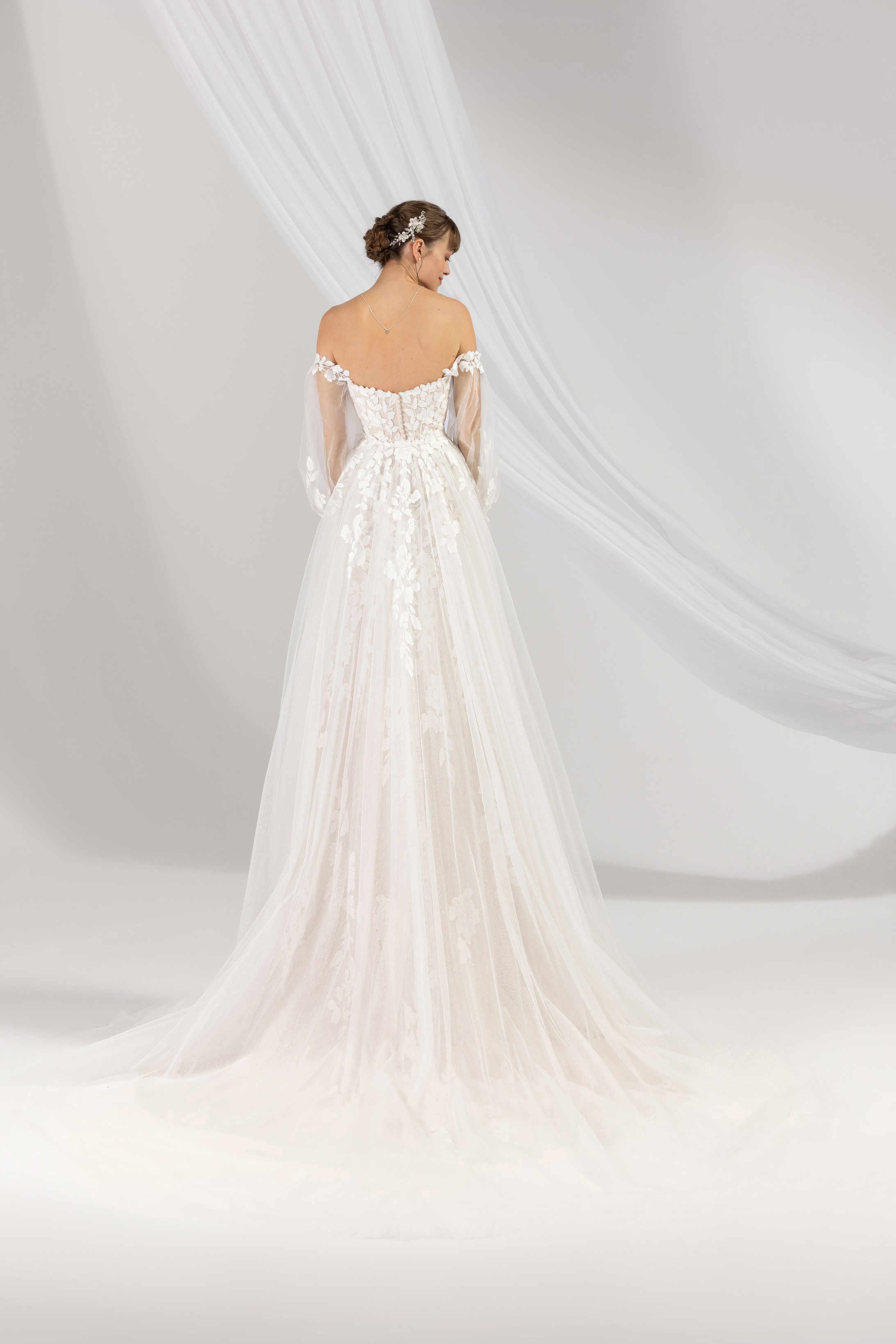 eglantine-janaelle-brautkleid-mit-schleppe-und-rmeln-gr-34-60 image 2