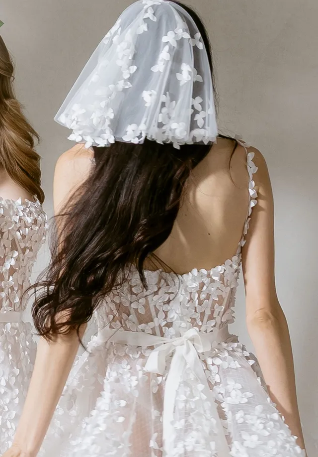 morilee-3d-taffeta-birdcage-schleier-mit-perlen-und-kristallen image 1