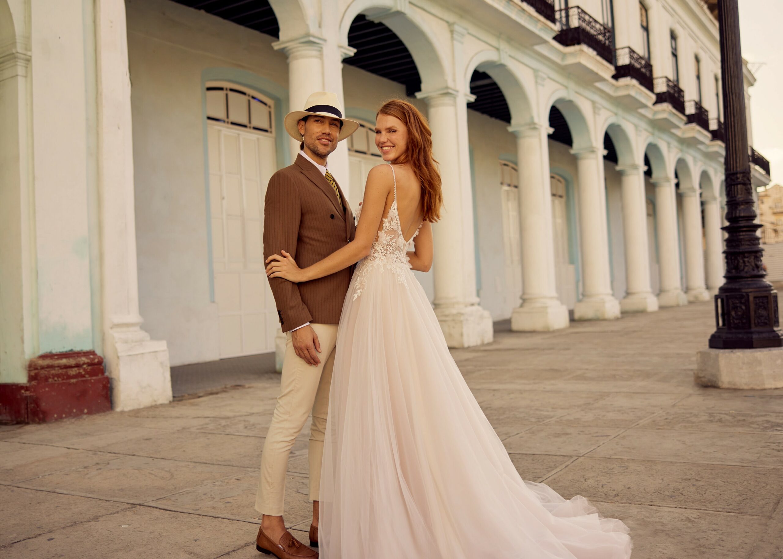 gbs-herve-paris-bridal-livia-brautkleid-libre-collection image 4