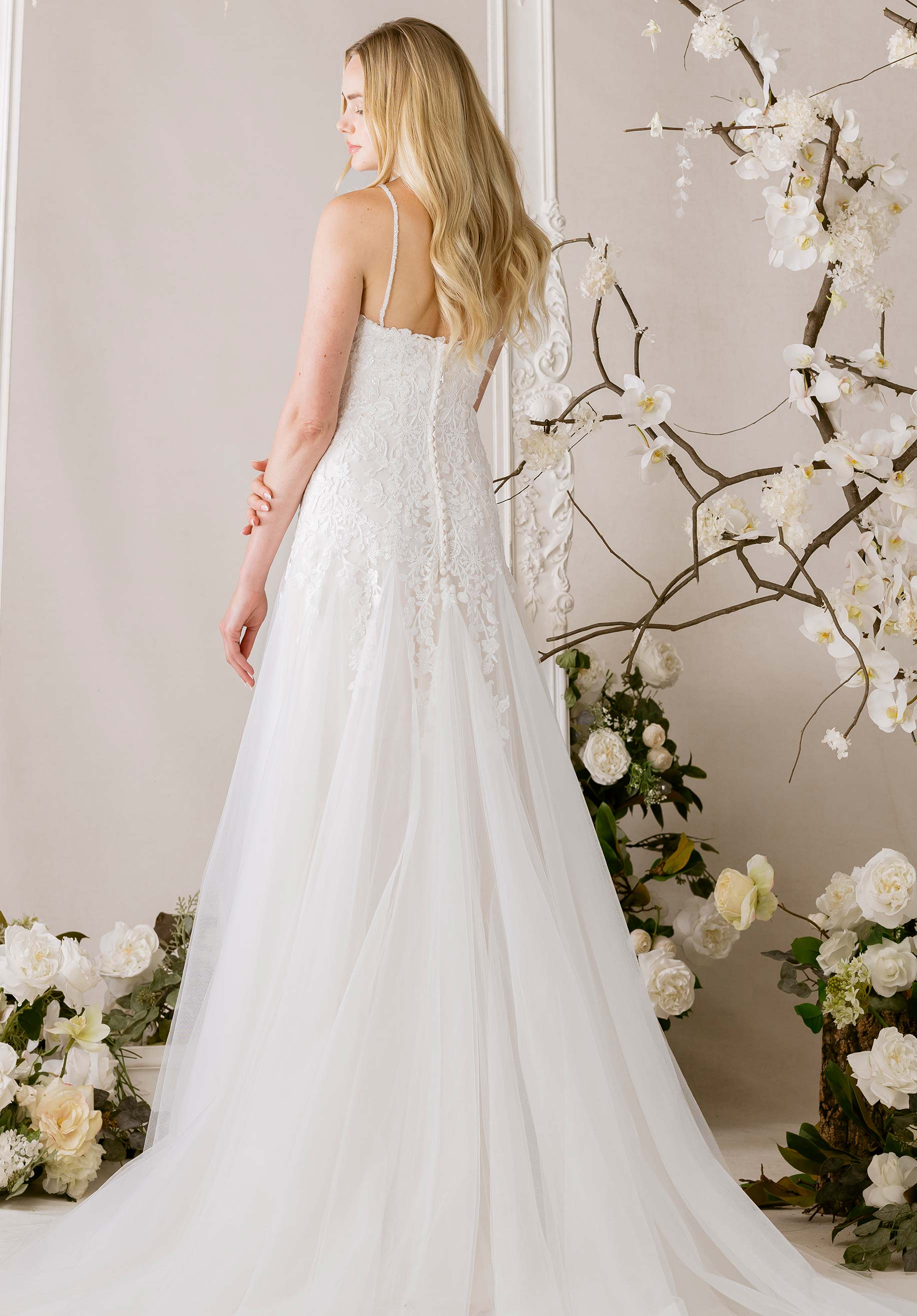 morilee-pavlova-brautkleid-a-linie-t-ll-mit-chapel-schleppe image 4