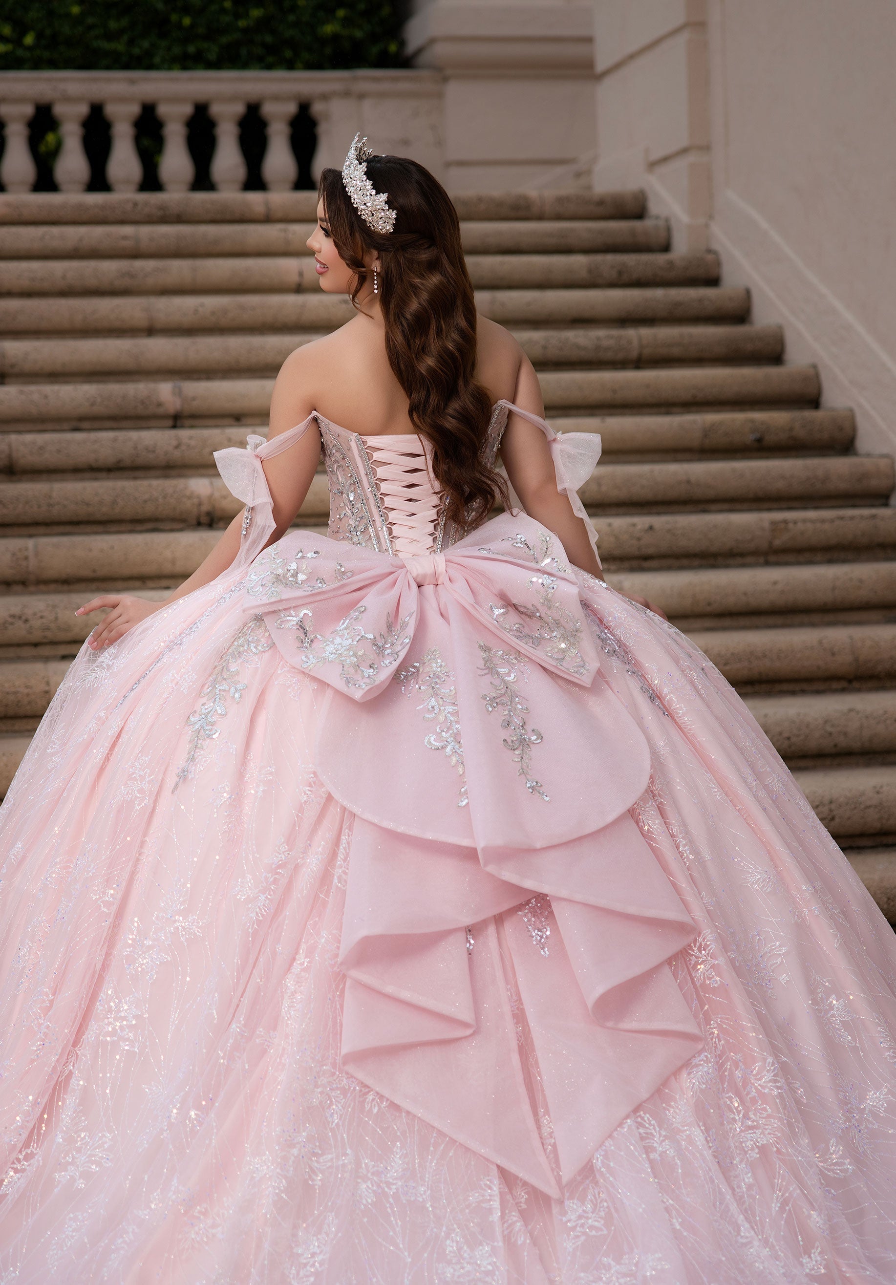morilee-vizcaya-ceci-quincea-era-ballkleid image 5