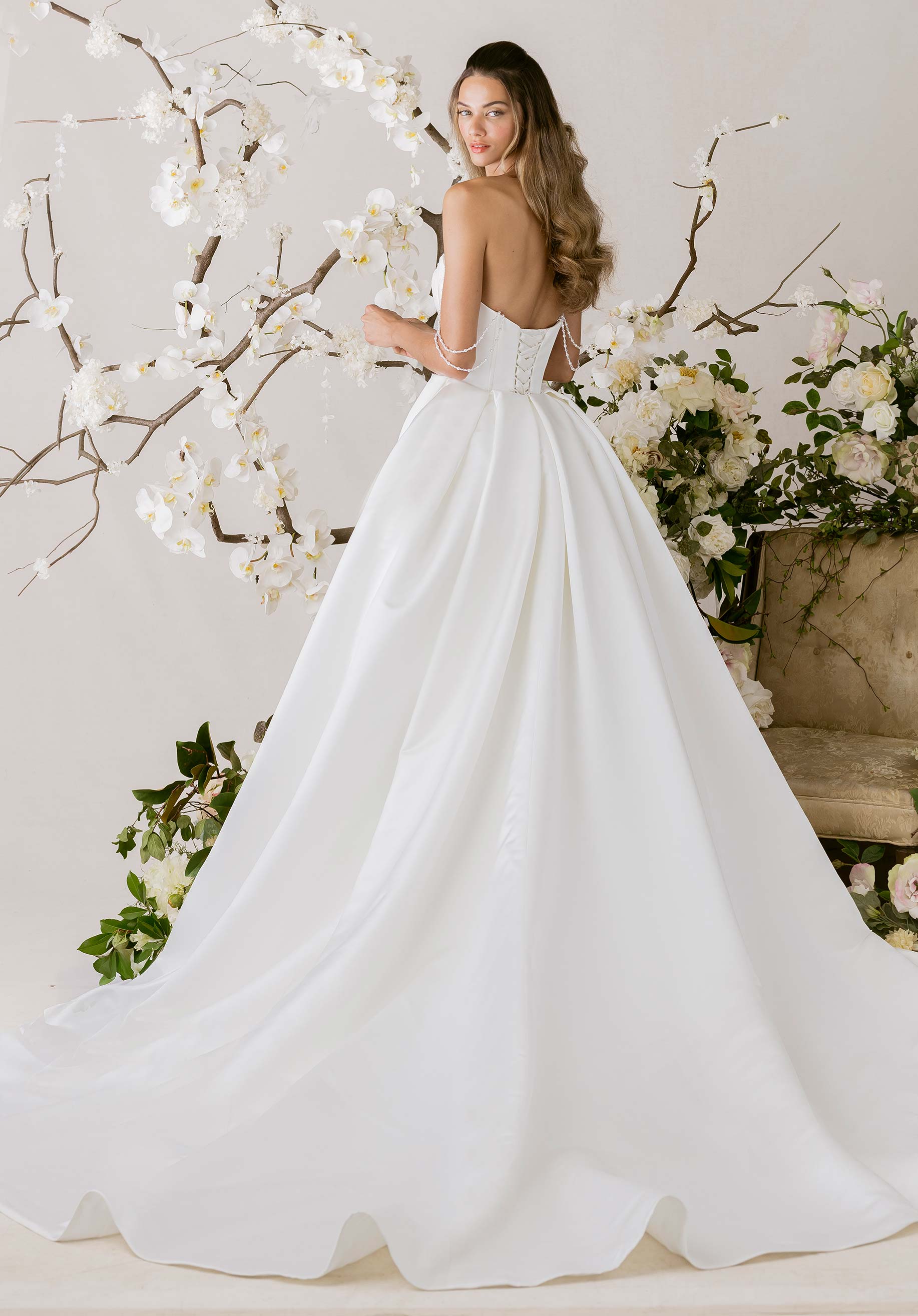 morilee-balanc-brautkleid-satin-mit-berrock-und-perlen-tr-gern image 5
