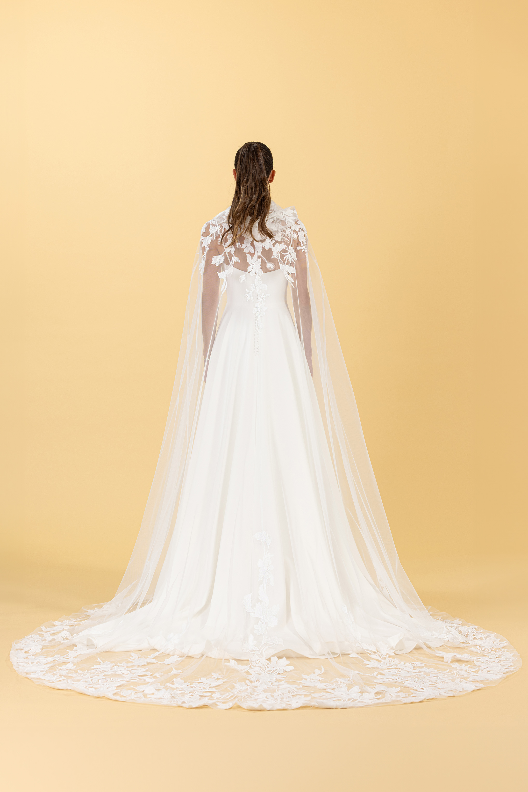 eglantine-ac225596-brautkleid-braut-festliche-komplettgarderobe image 2