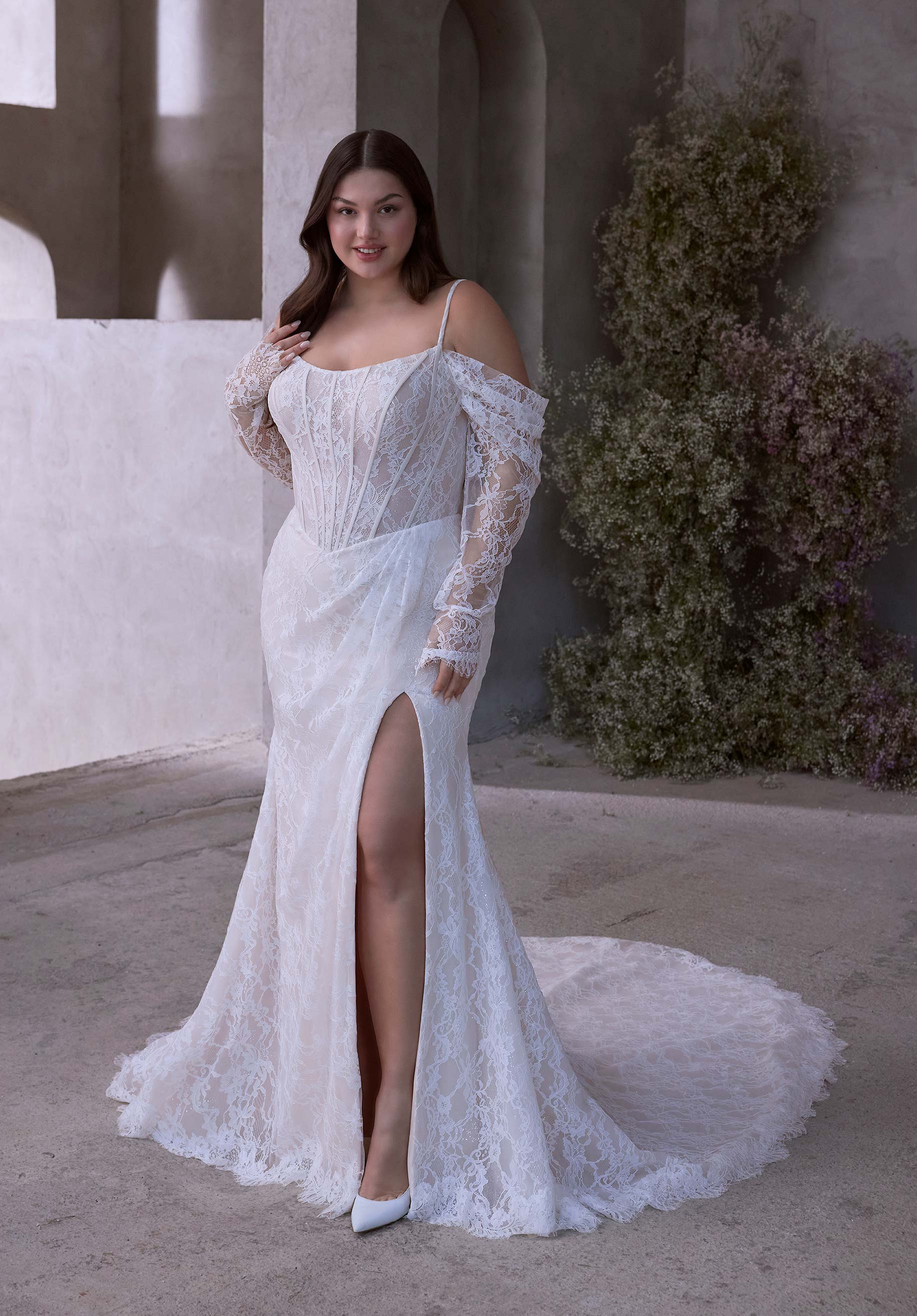 morilee-constantia-brautkleid-fit-flare-spitze-mit-schlitz image 1