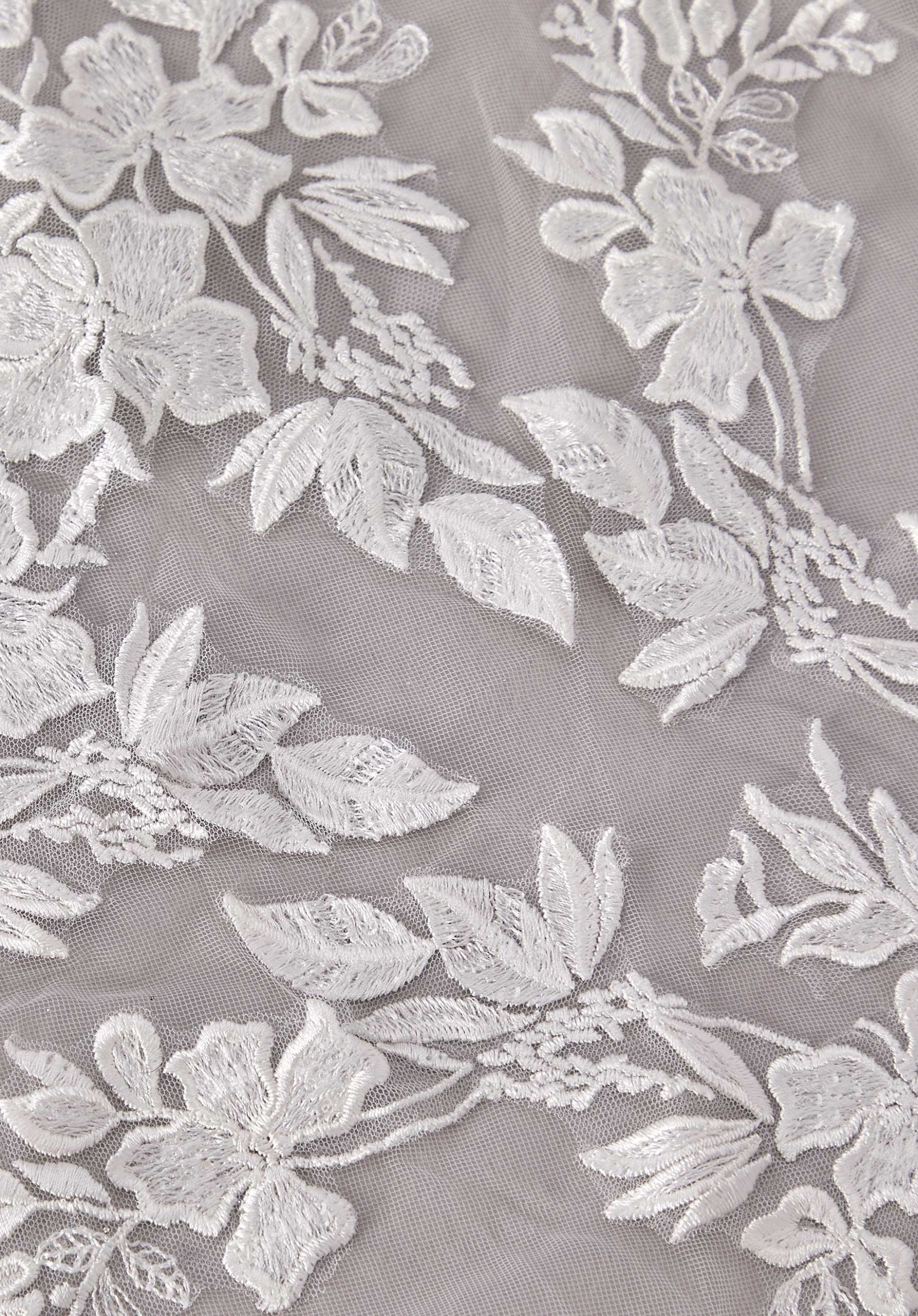 morilee-kathedralenschleier-botanical-frosted-lace image 2