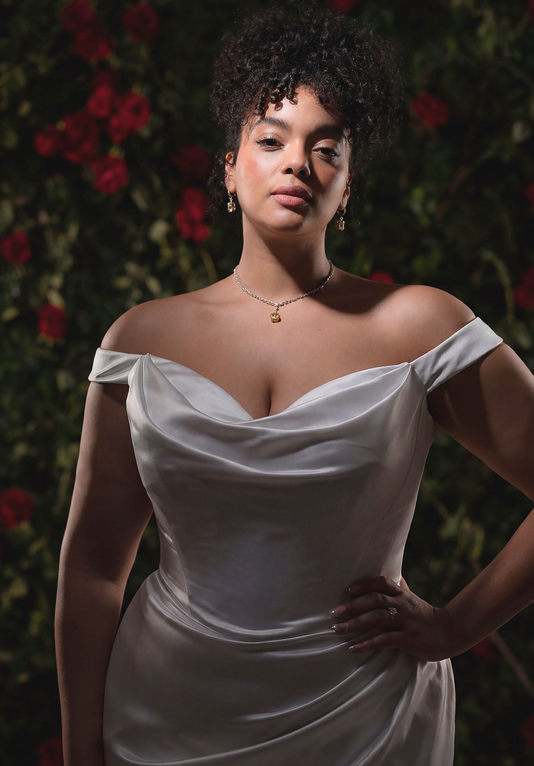morilee-julietta-tovessa-brautkleid-satin-off-shoulder-sheath-mit-schleppe image 5