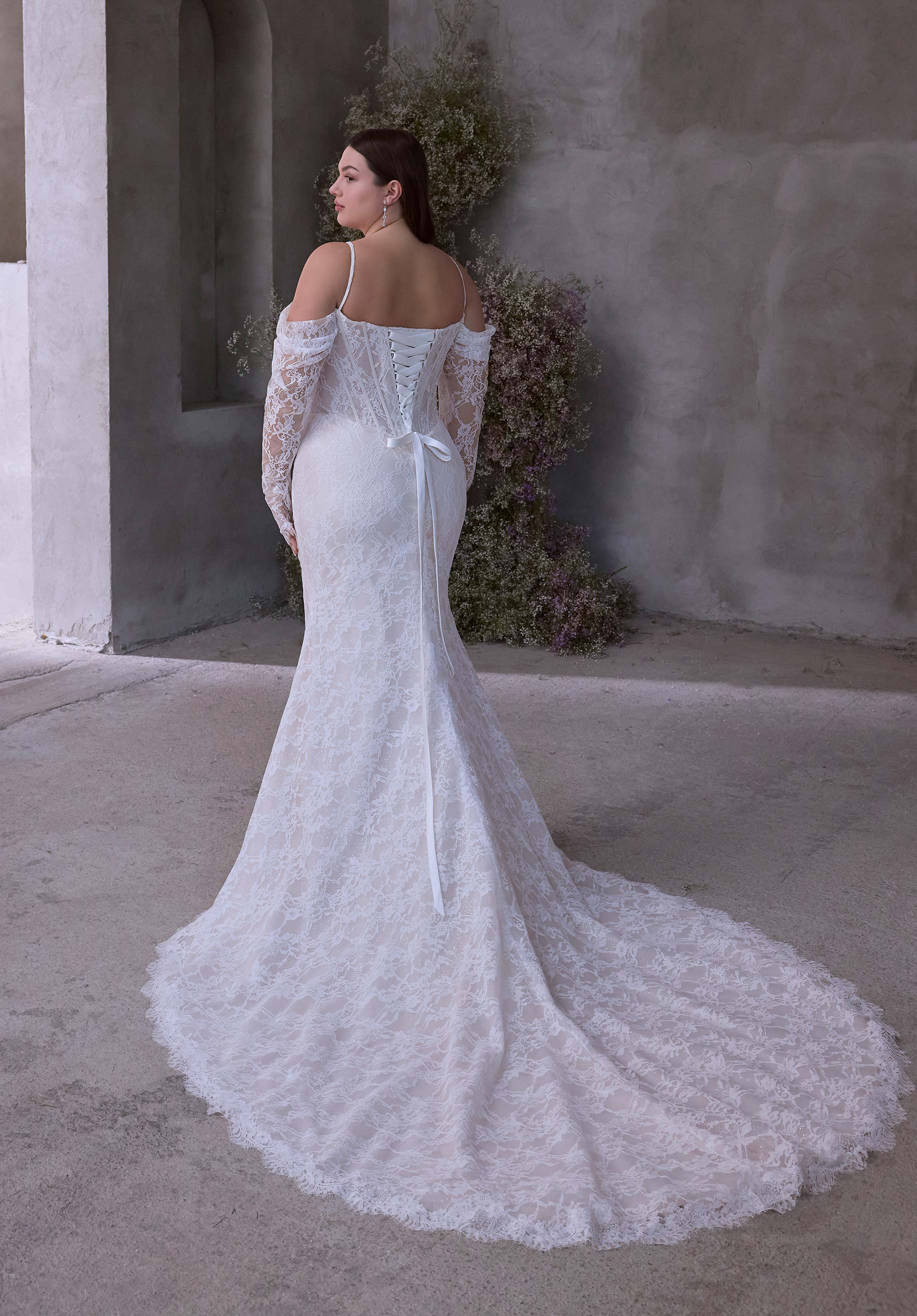 morilee-constantia-brautkleid-fit-flare-spitze-mit-schlitz image 4