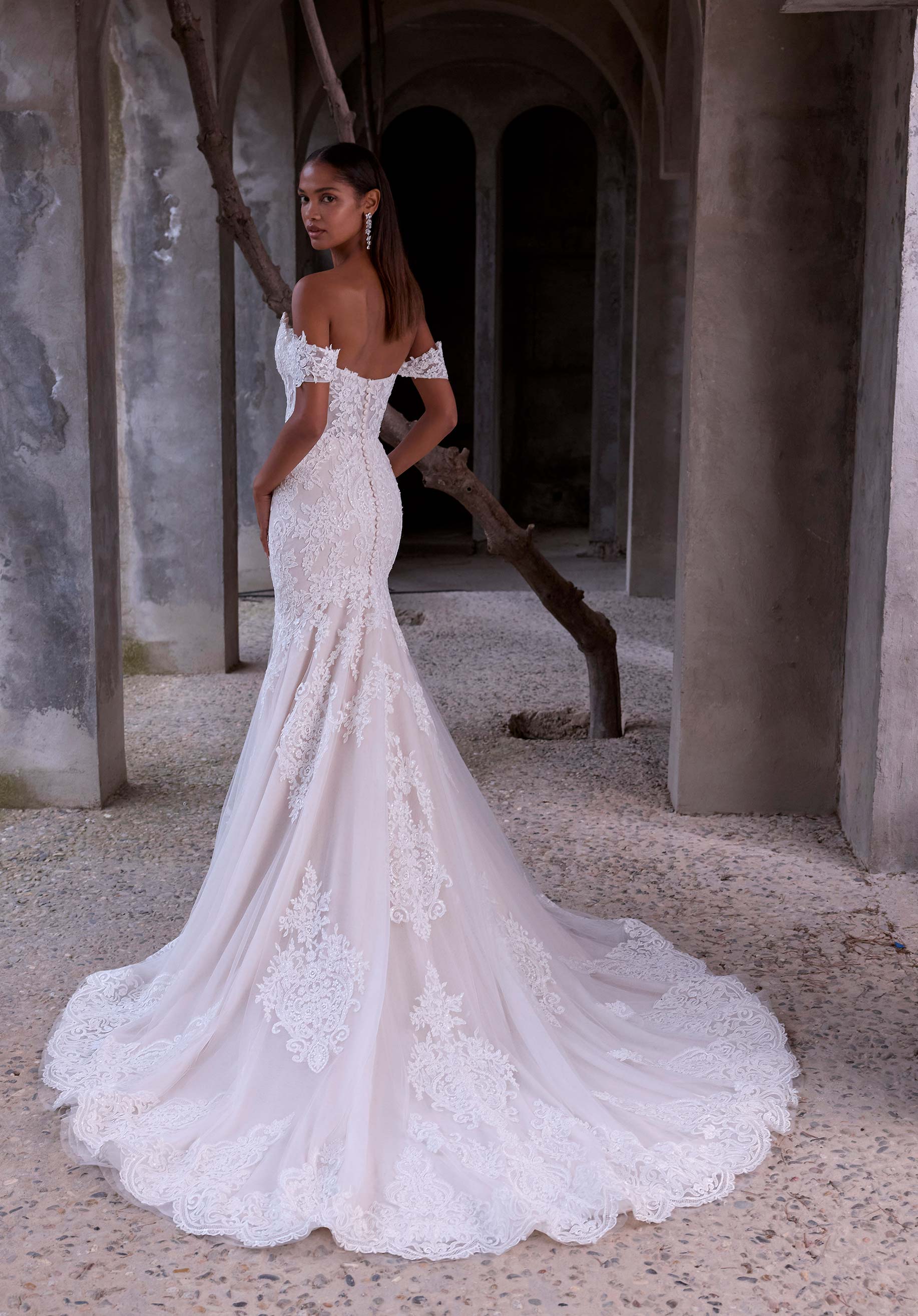 morilee-calista-brautkleid-meerjungfrau-aus-spitze-mit-sleevs-und-schleppe image 3