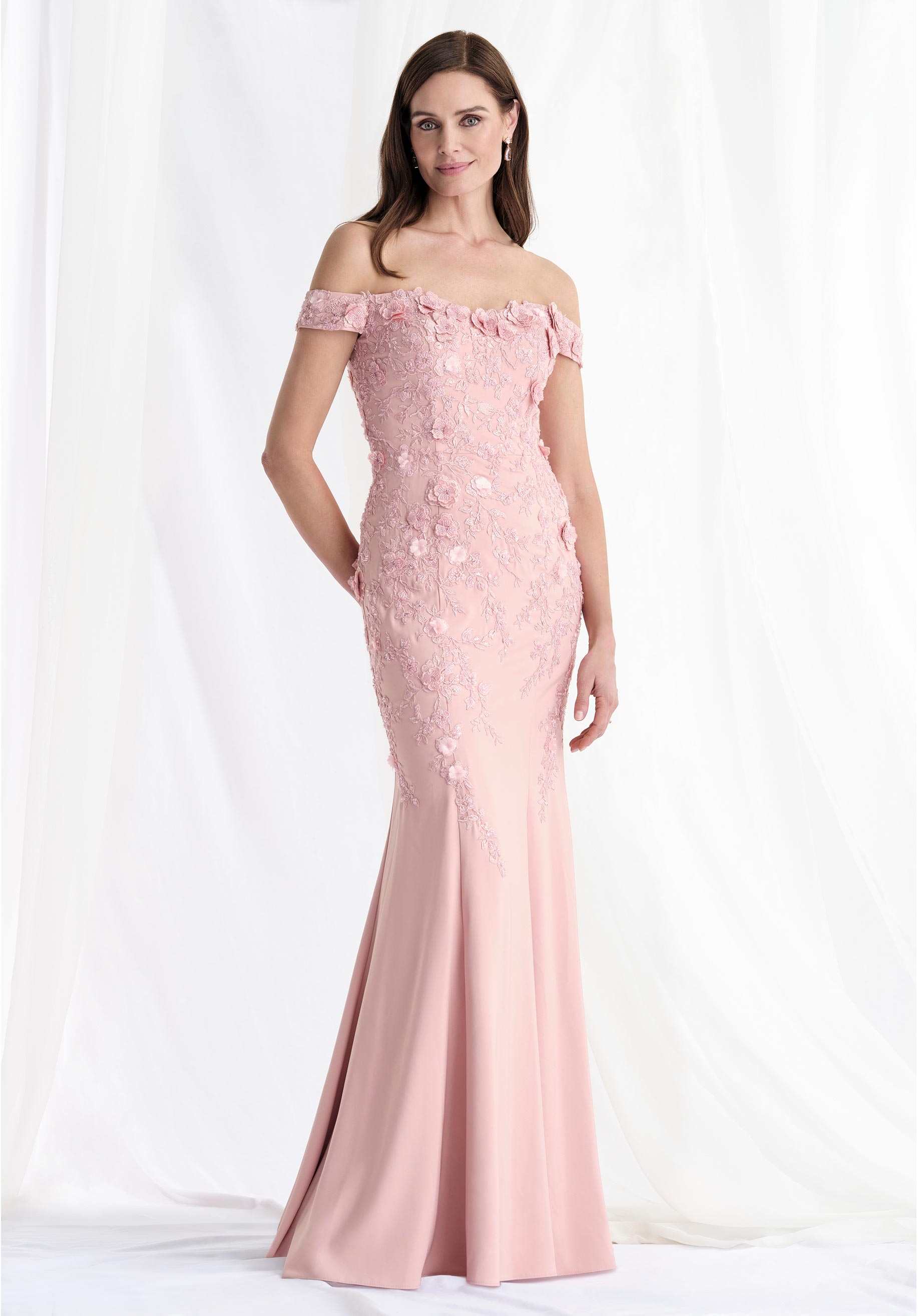 morilee-abendkleid-fit-and-flare-crepe-mit-off-shoulder-und-perlen-bl-ten image 3