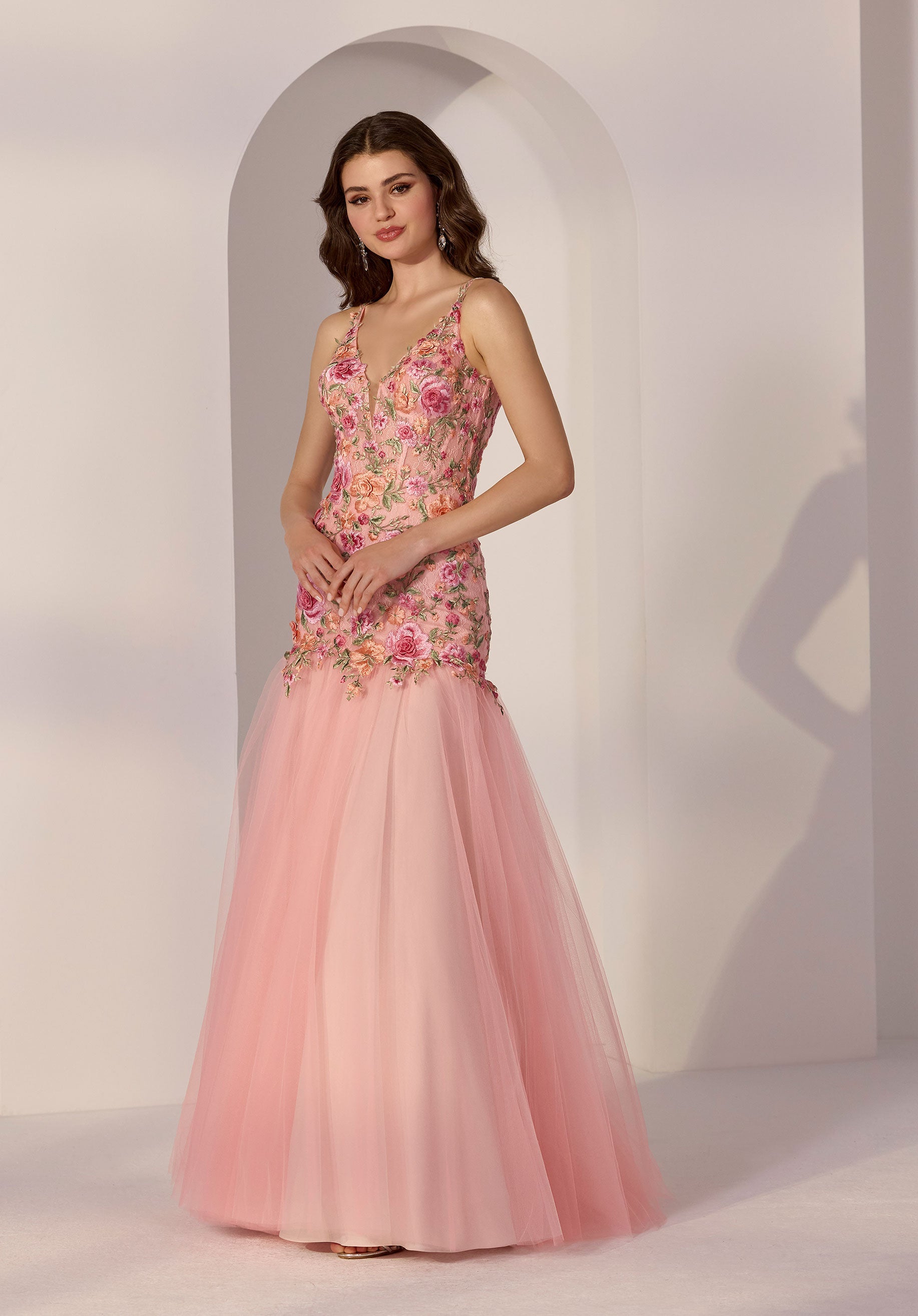 morilee-party-mermaidkleid-v-neck-blumenstickerei-t-ll image 1