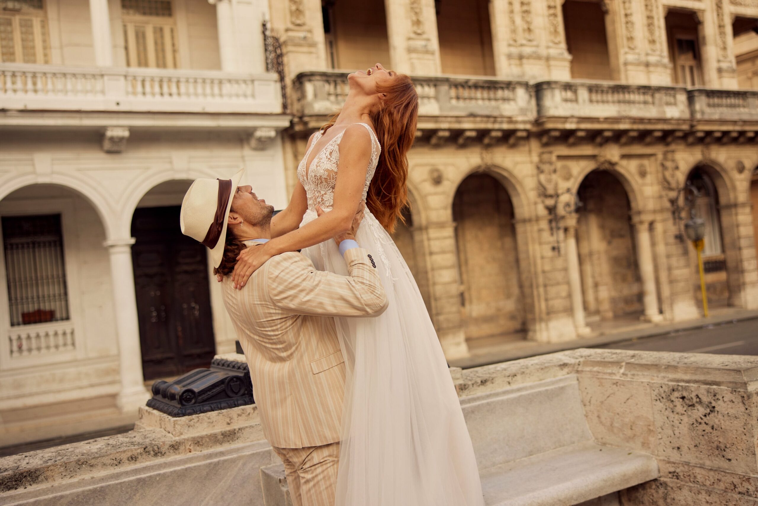 gbs-herve-paris-bridal-lola-z-brautkleid-libre-collection image 7