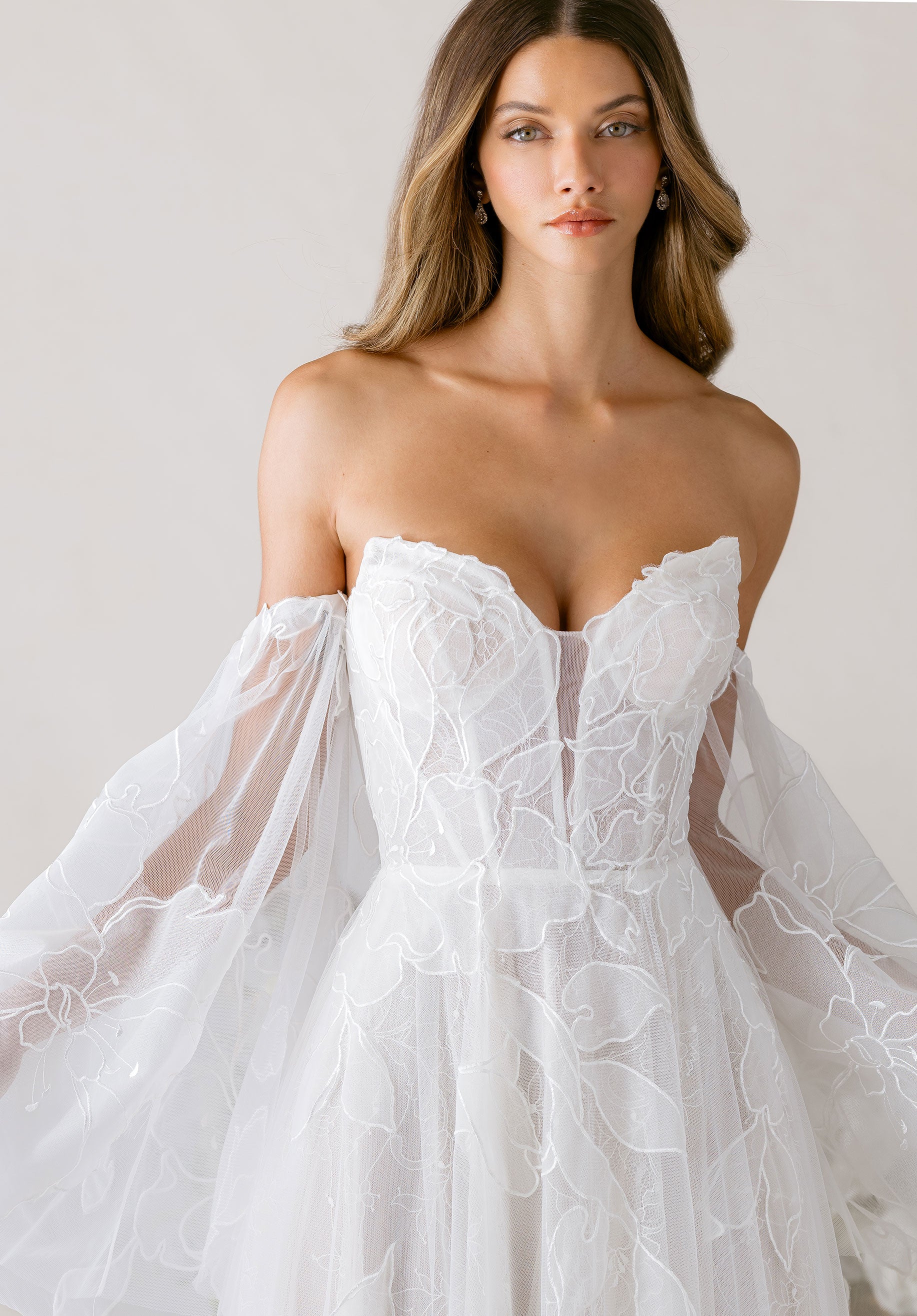 morilee-tendu-brautkleid-a-linie-mit-cat-eye-und-fl-gel-rmeln image 4