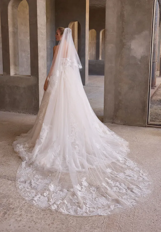 morilee-organza-floral-appliqu-kathedralenschleier-mit-blusher image 1