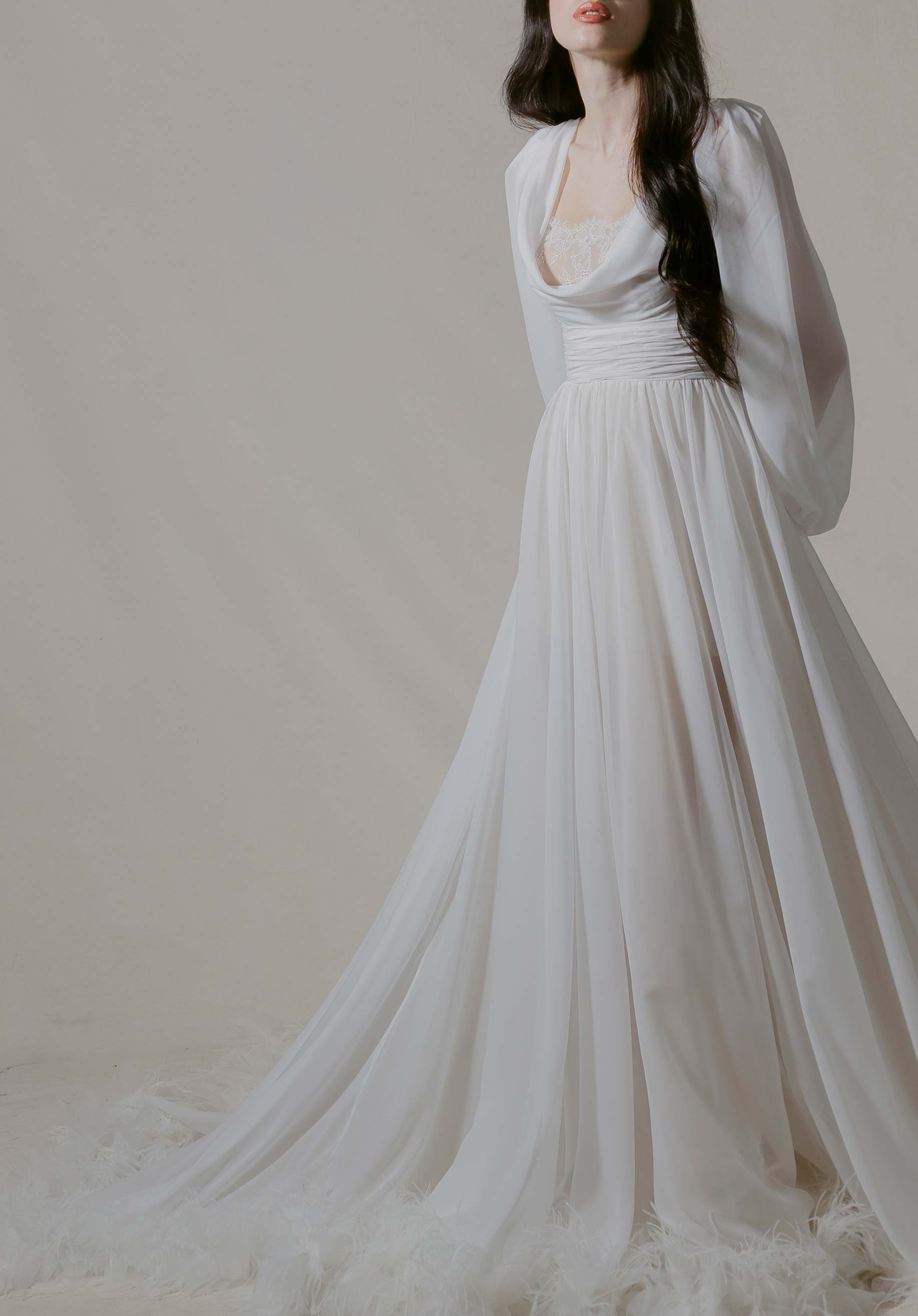 morilee-larkspur-brautkleid-chiffon-mit-drapiertem-cowl-ausschnitt-und-bischof-r image 2