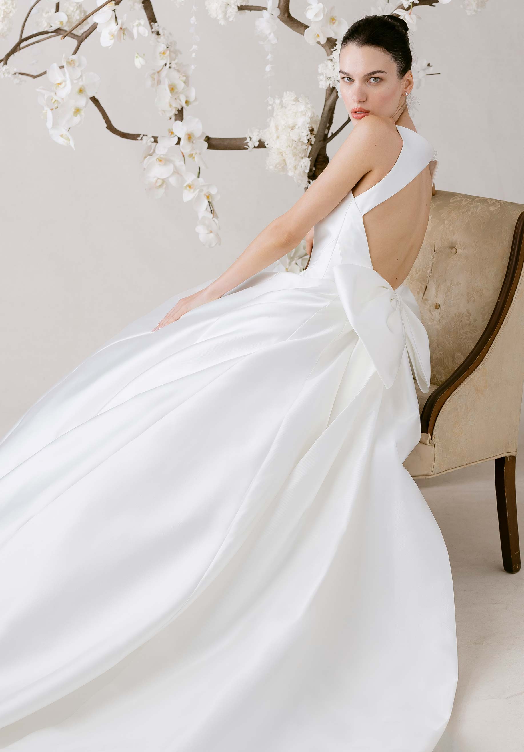 morilee-sylvia-mikado-ballkleid-brautkleid-mit-bateau-ausschnitt-und-schleife image 4