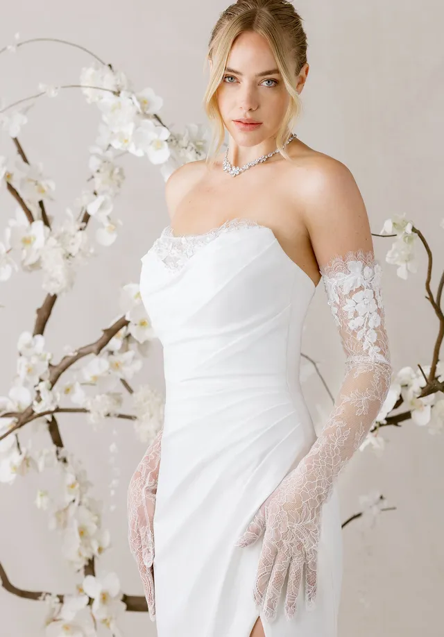 morilee-handschuhe-scalloped-chantilly-lace-floral image 1