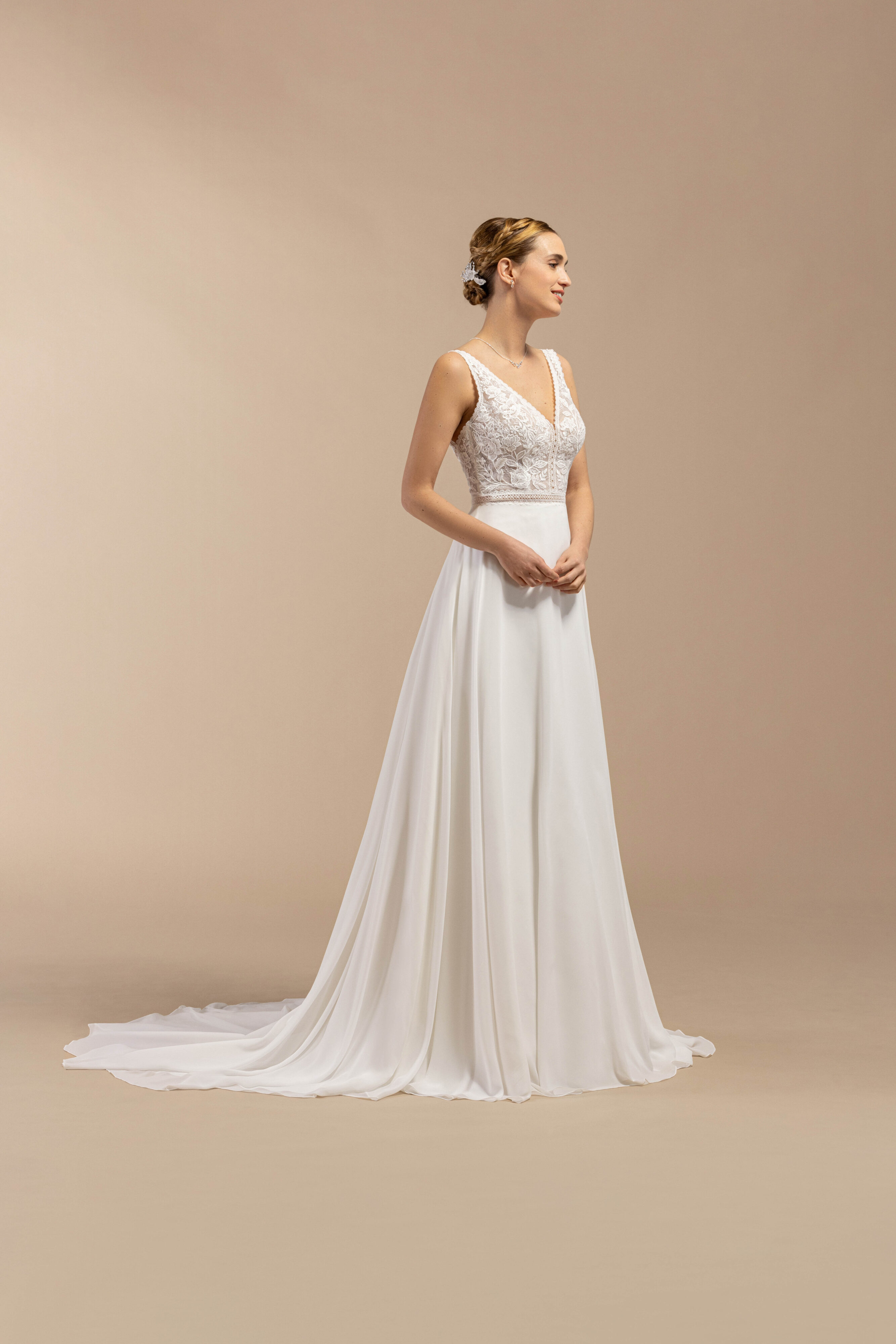 eglantine-bastia-brautkleid-in-ivoire-gr-34-62 image 1