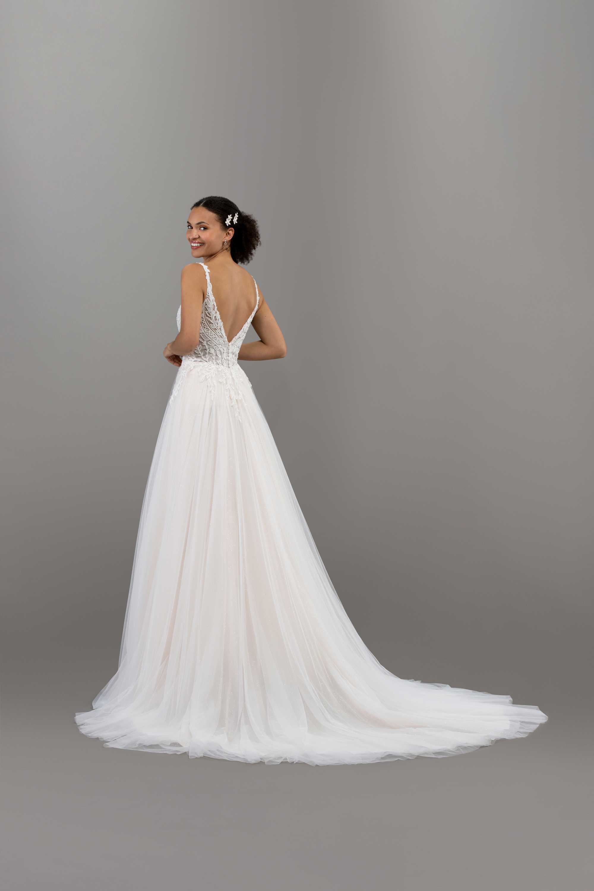 eglantine-frejus-brautkleid-festgarderobe image 3