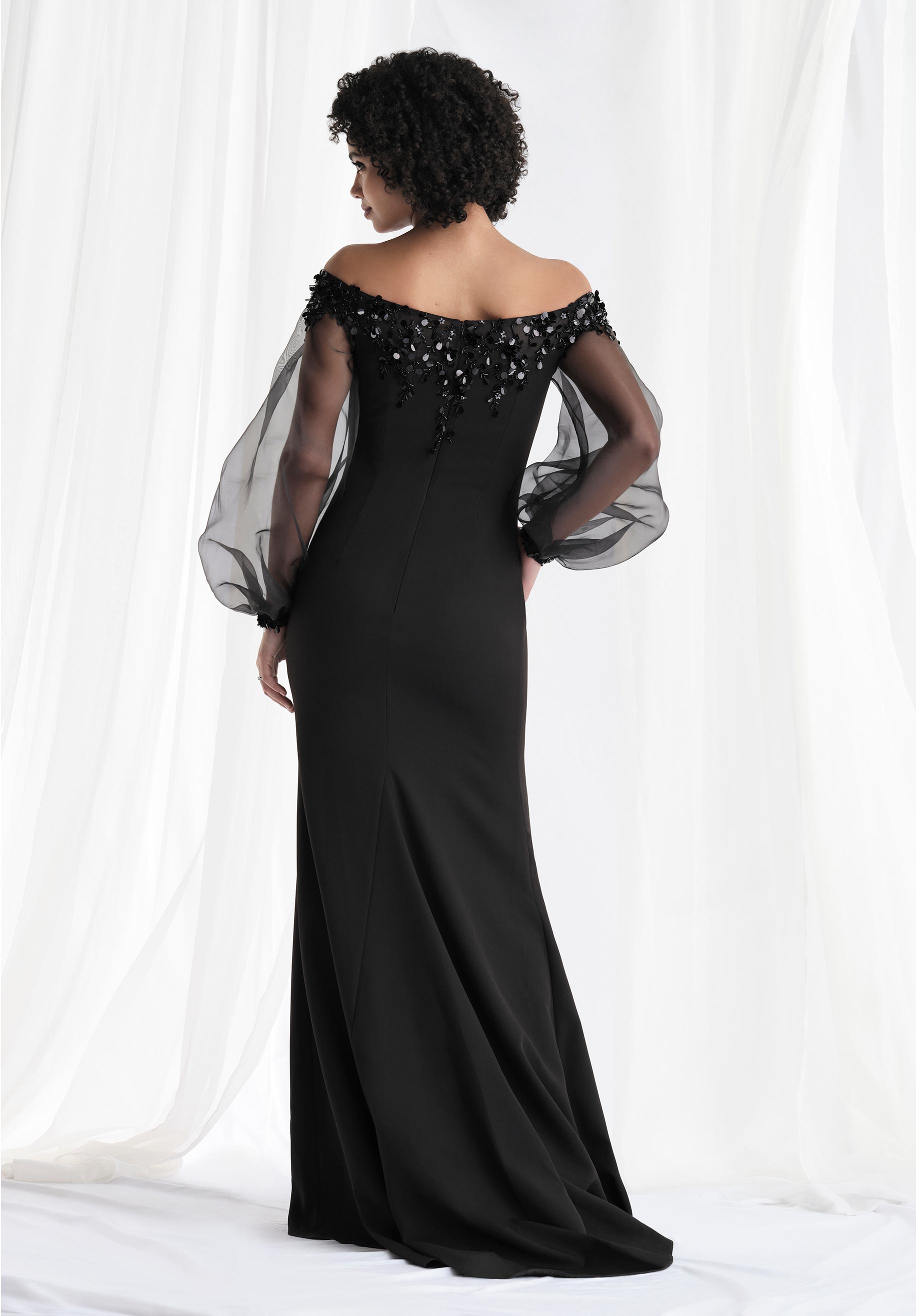 morilee-abendkleid-fit-flare-scuba-mit-perlen-portrait-ausschnitt image 6