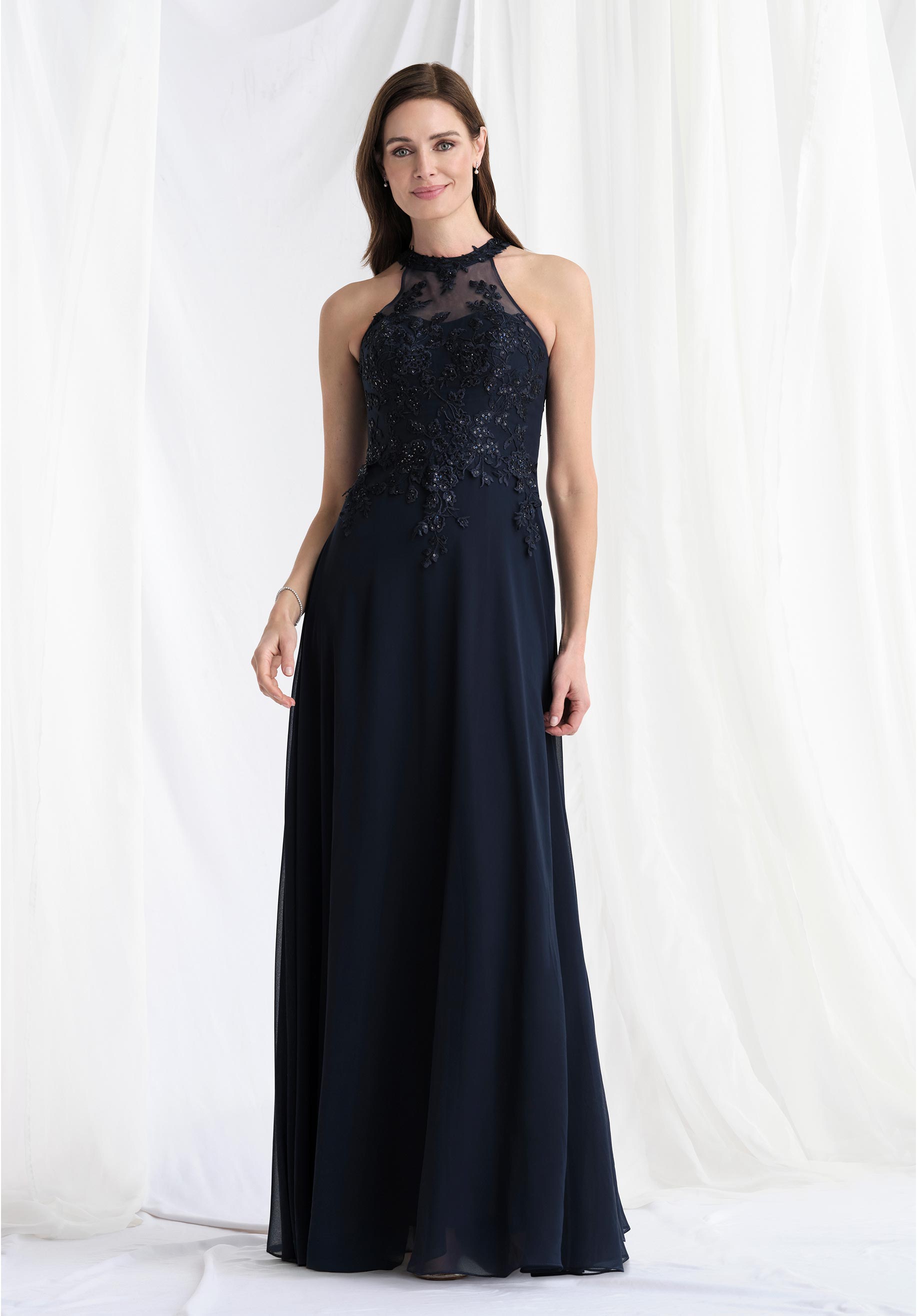 morilee-abendkleid-chiffon-mit-neckholder-und-illusion-ausschnitt image 3