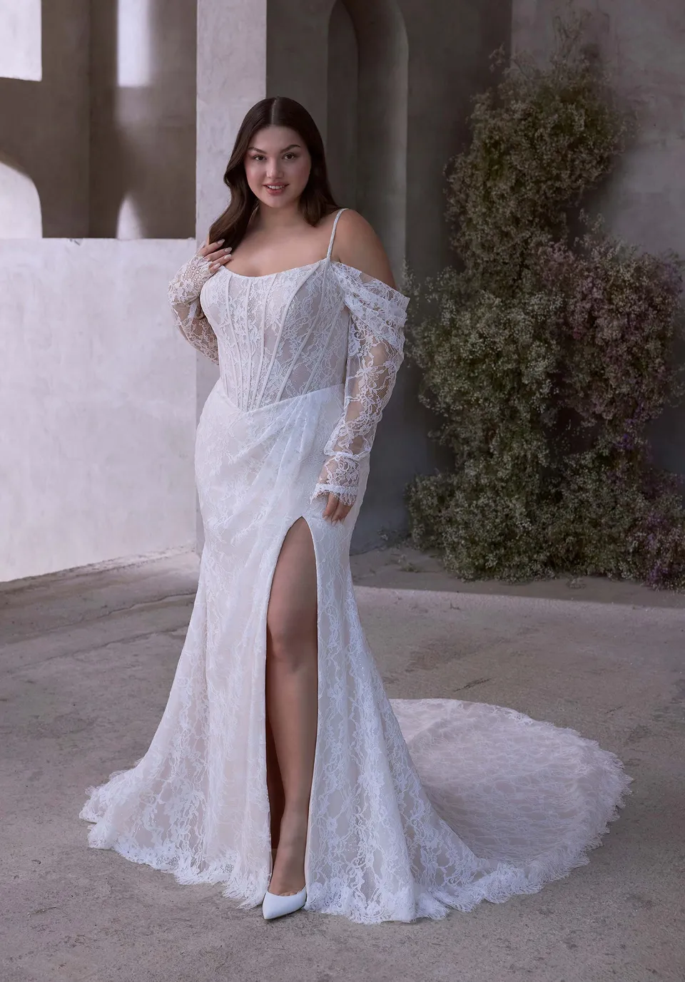 morilee-constantia-brautkleid-fit-flare-spitze-mit-schlitz image 1