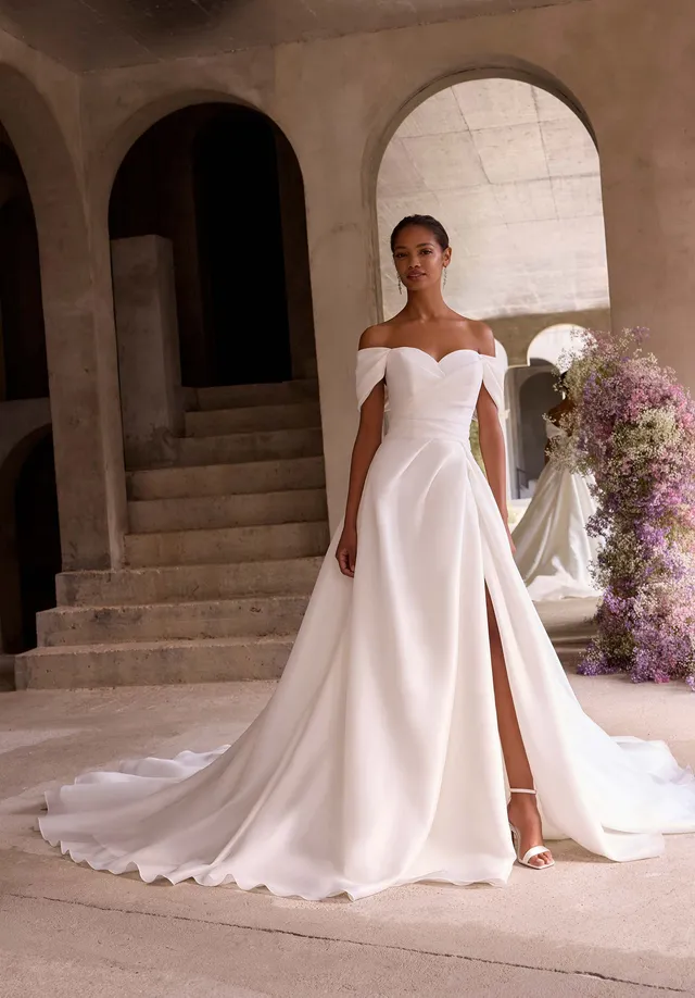 morilee-andromeda-brautkleid-a-linie-mit-abnehmbaren-off-shoulder-rmeln image 1