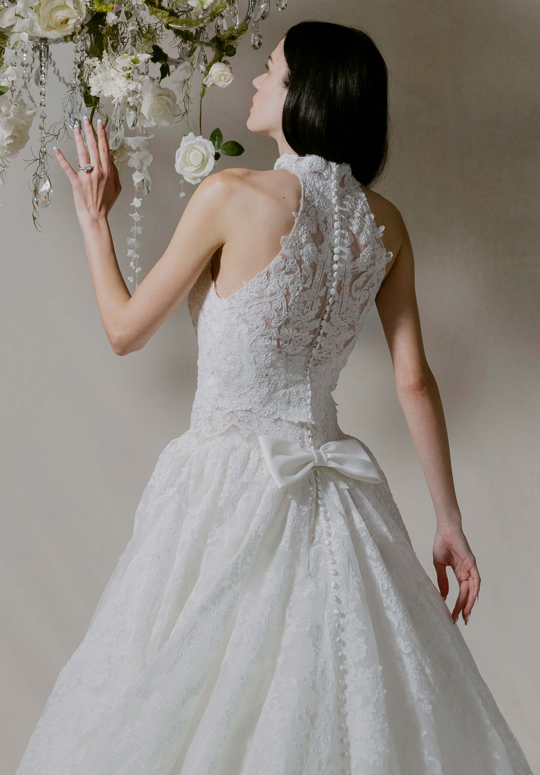 morilee-cara-black-label-brautkleid-a-linie-aus-spitze-mit-halter-und-schleife image 3