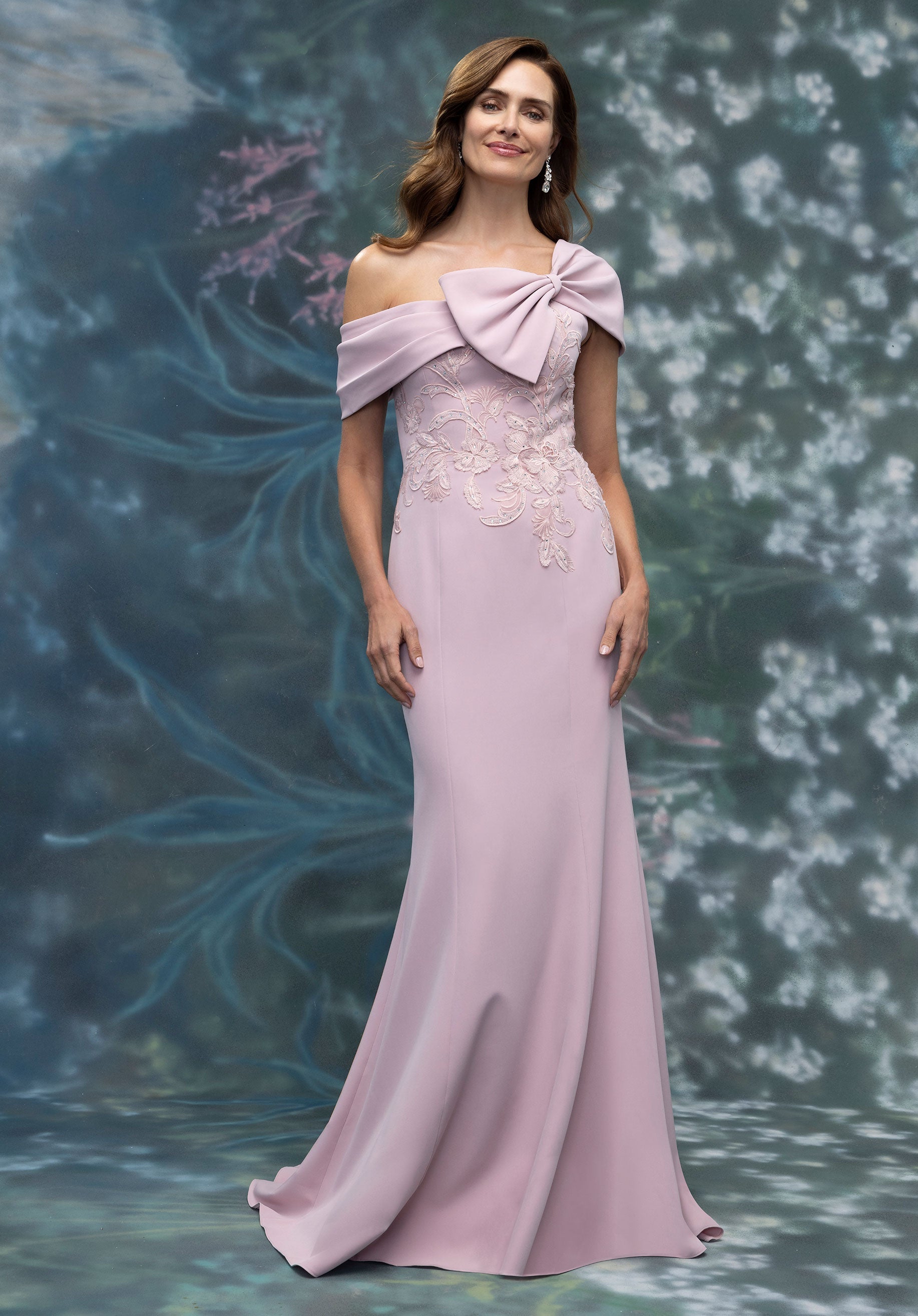morilee-asymmetric-neckline-crepe-abendkleid-mit-schleife image 1