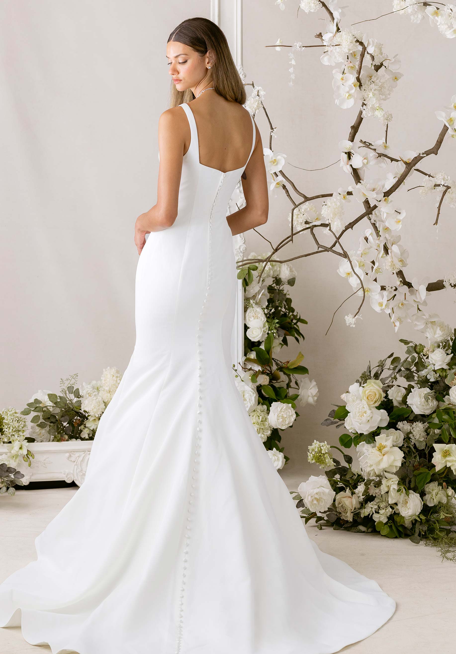 morilee-bex-brautkleid-minimalistisch-mit-watteau-r-cken image 3