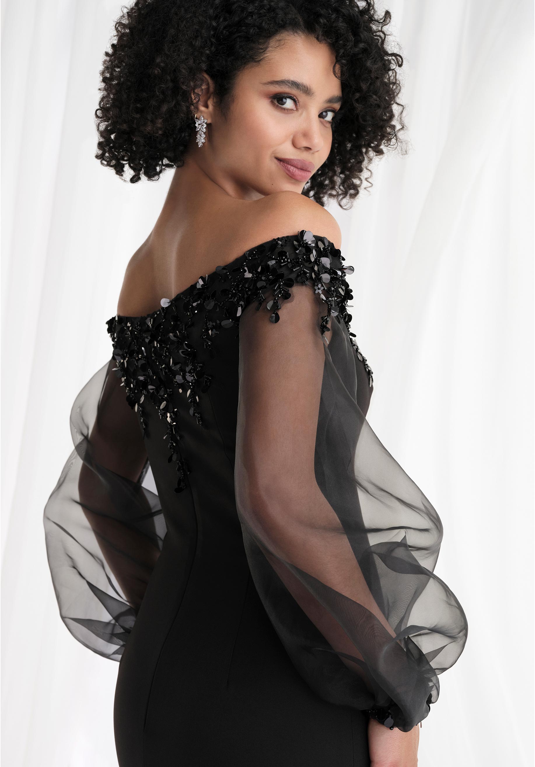 morilee-abendkleid-fit-flare-scuba-mit-perlen-portrait-ausschnitt image 4