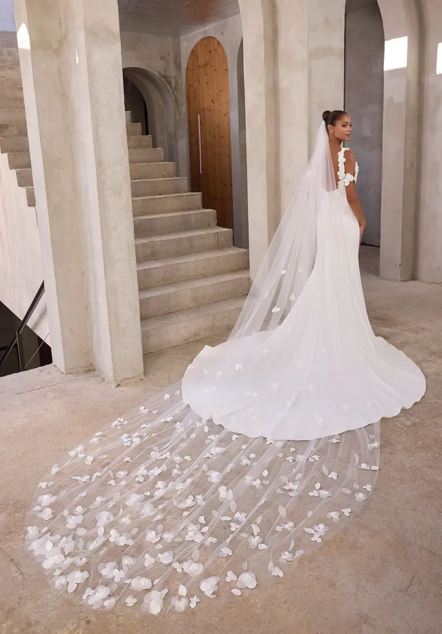 morilee-3d-floral-organza-brautschleier image 1