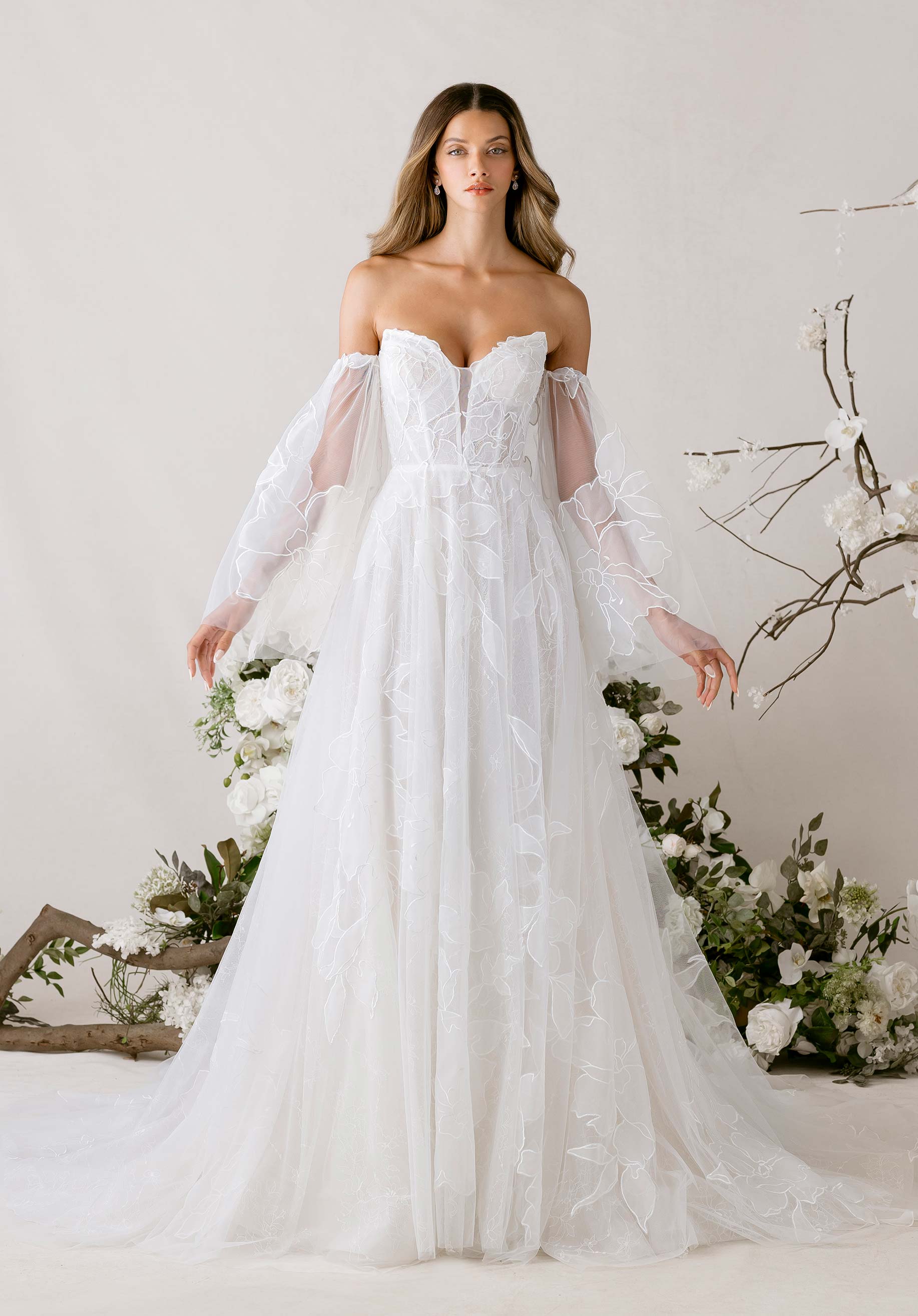 morilee-tendu-brautkleid-a-linie-mit-cat-eye-und-fl-gel-rmeln image 2