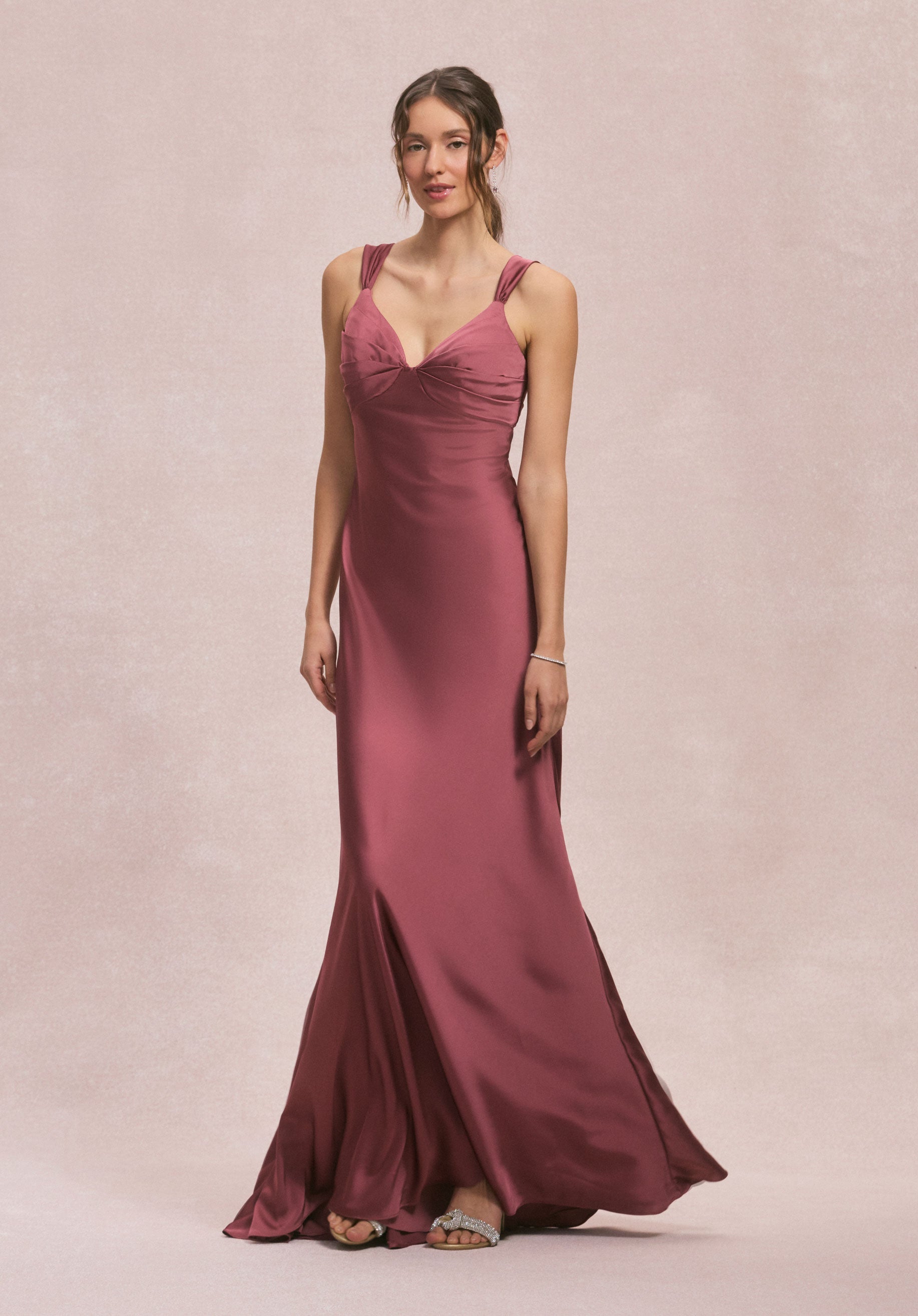 morilee-brautjungfernkleid-drapiertes-empire-v-neck-aus-luxe-satin image 8