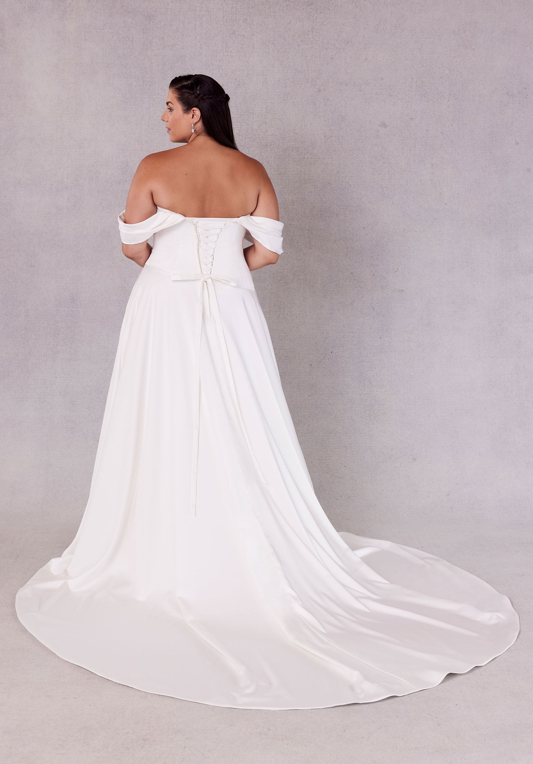 morilee-syndy-brautkleid-off-shoulder-satin-ballkleid-in-ivory image 5
