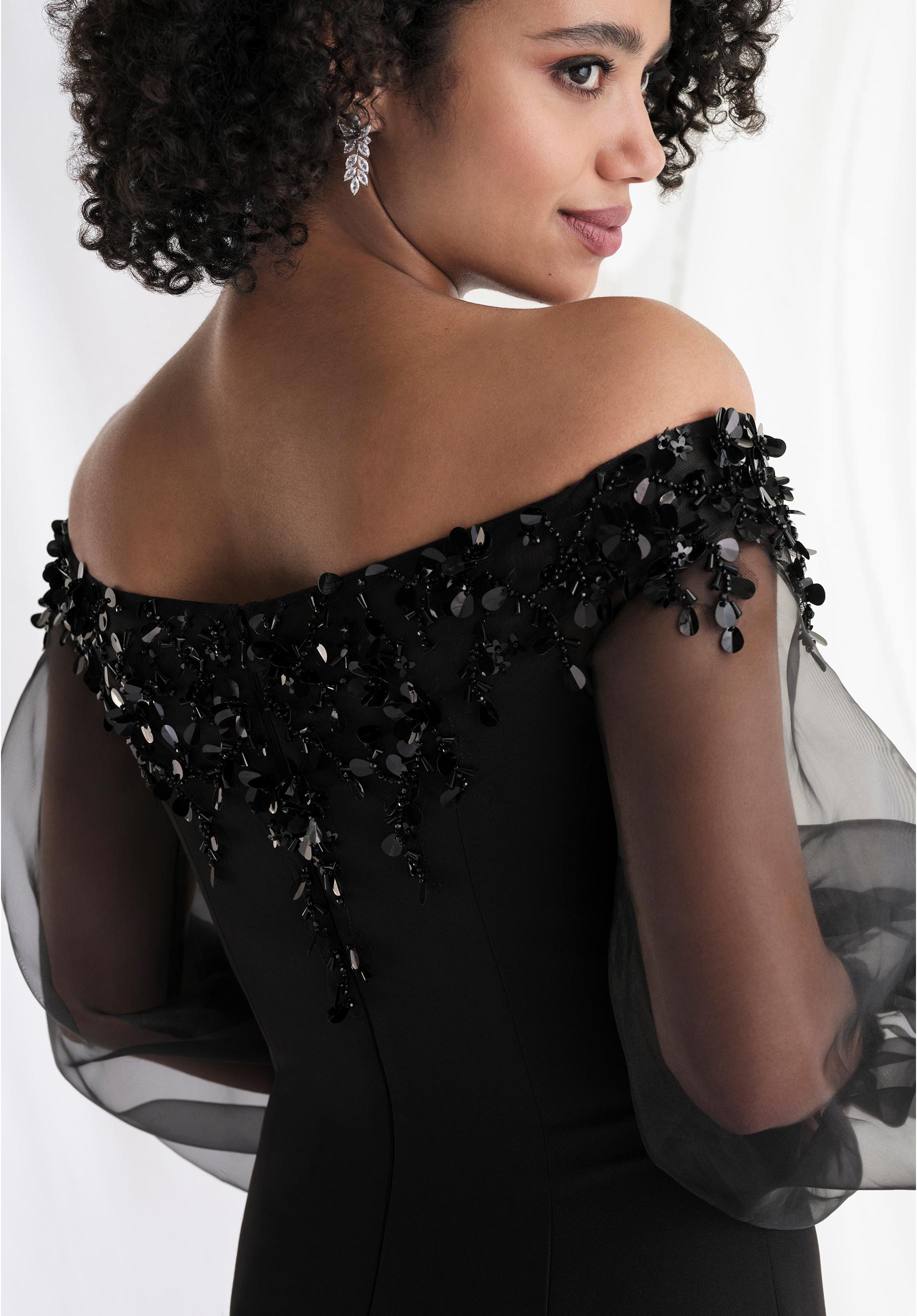 morilee-abendkleid-fit-flare-scuba-mit-perlen-portrait-ausschnitt image 3
