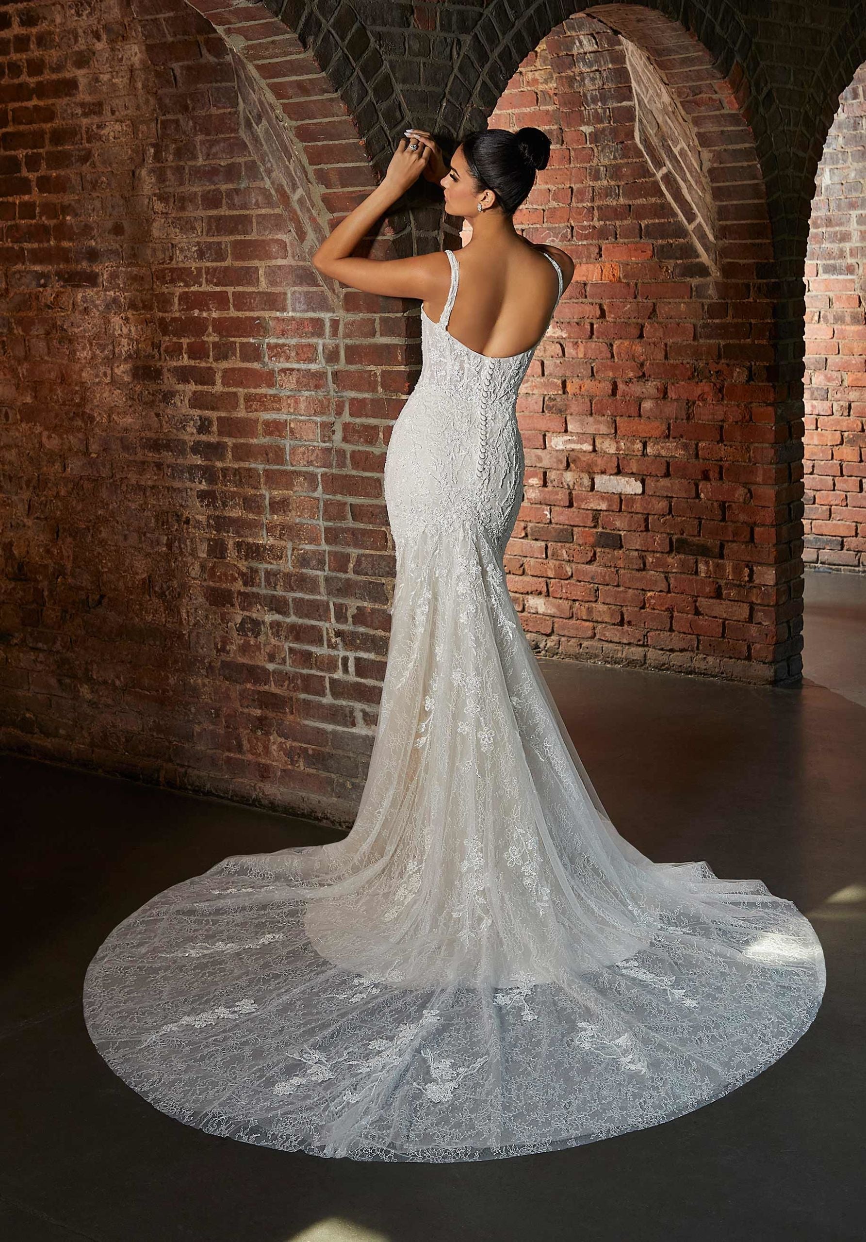 morilee-heloise-brautkleid-fit-flare-aus-chantilly-spitze-mit-perlen image 3