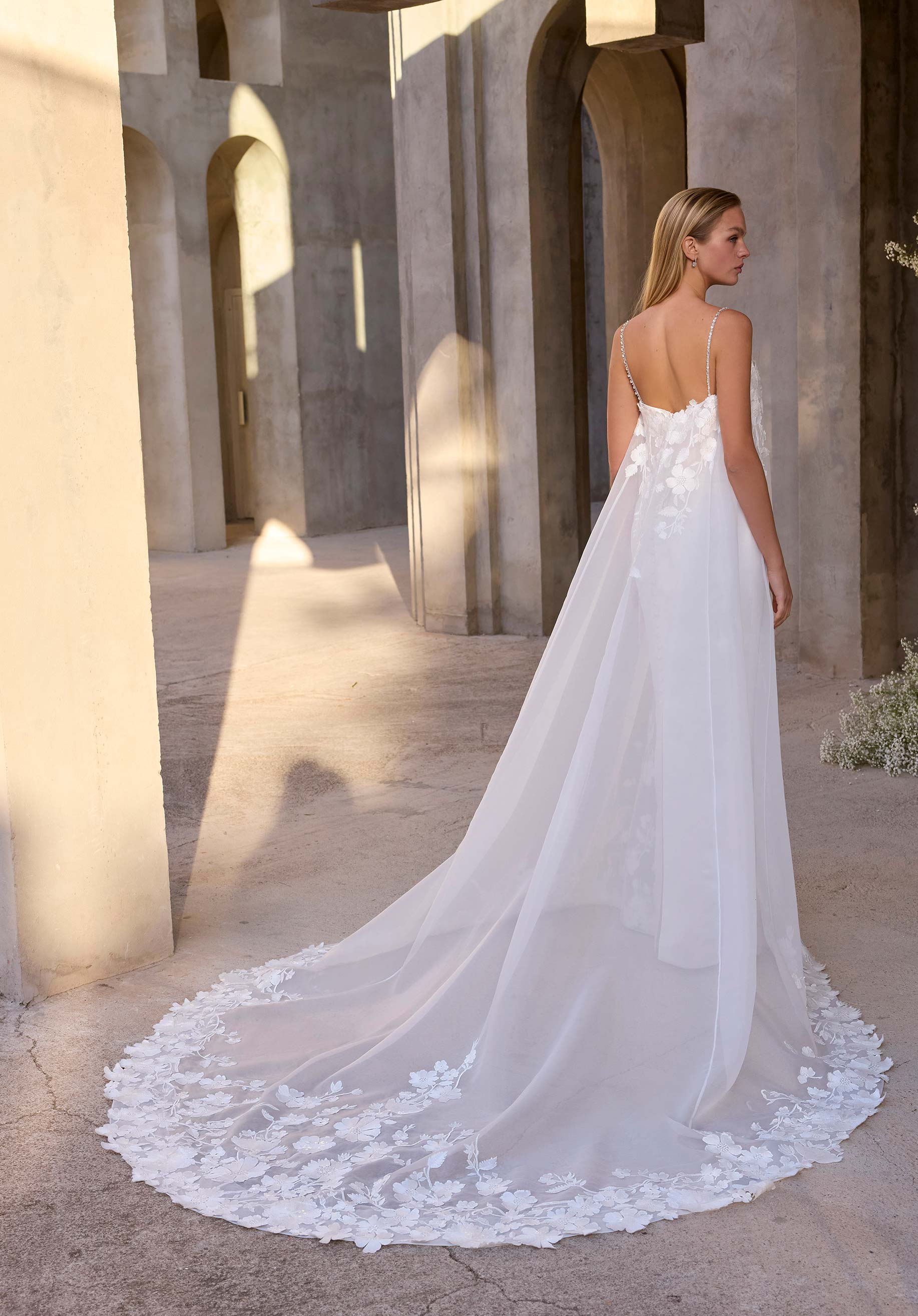 morilee-calandra-brautkleid-satin-column-kristall image 6